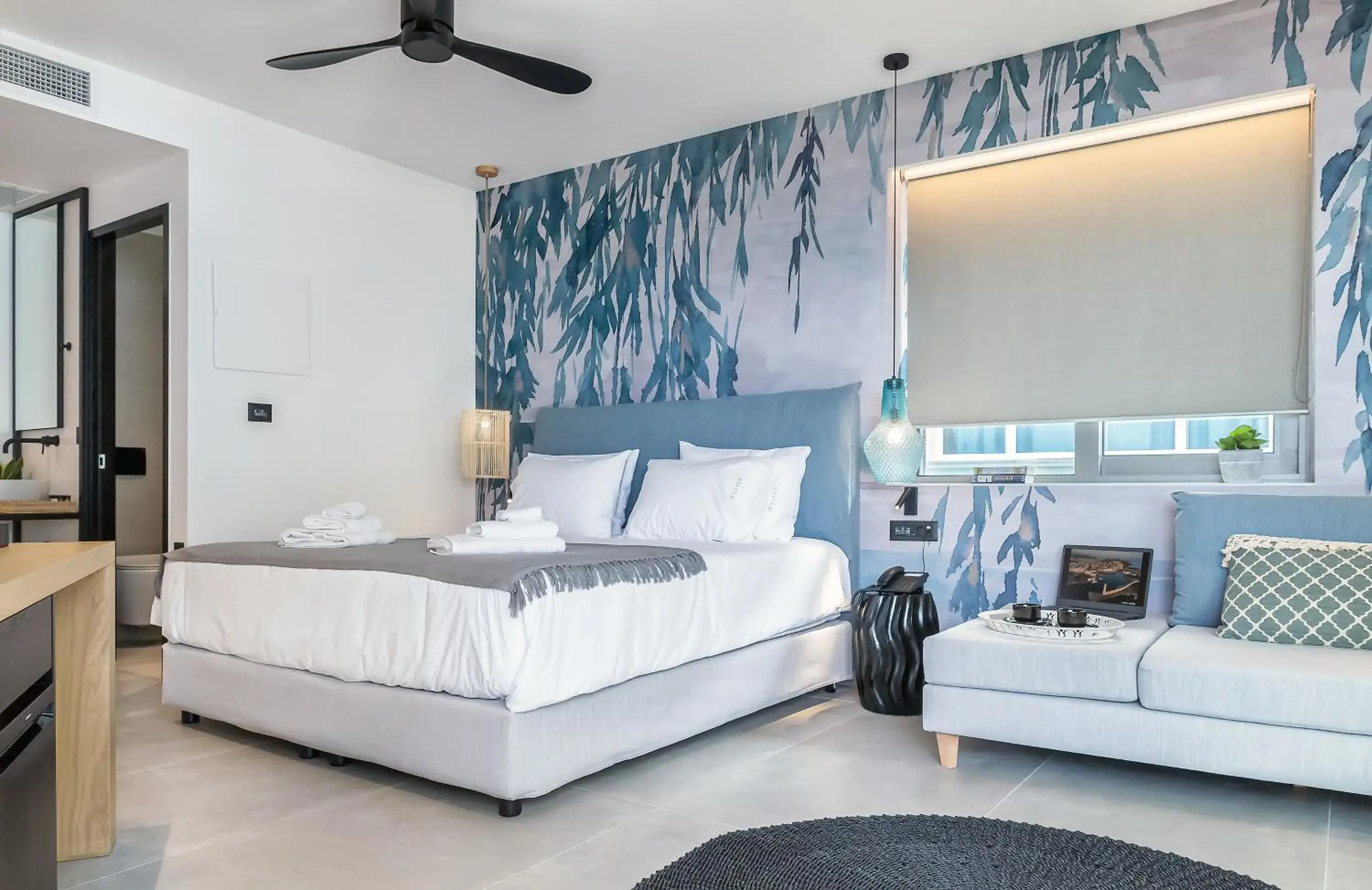 Deluxe Double Room with Side Sea View in SAVUS Boutique Hotel Deluxe Double Room with Side Sea View in SAVUS Boutique Hotel