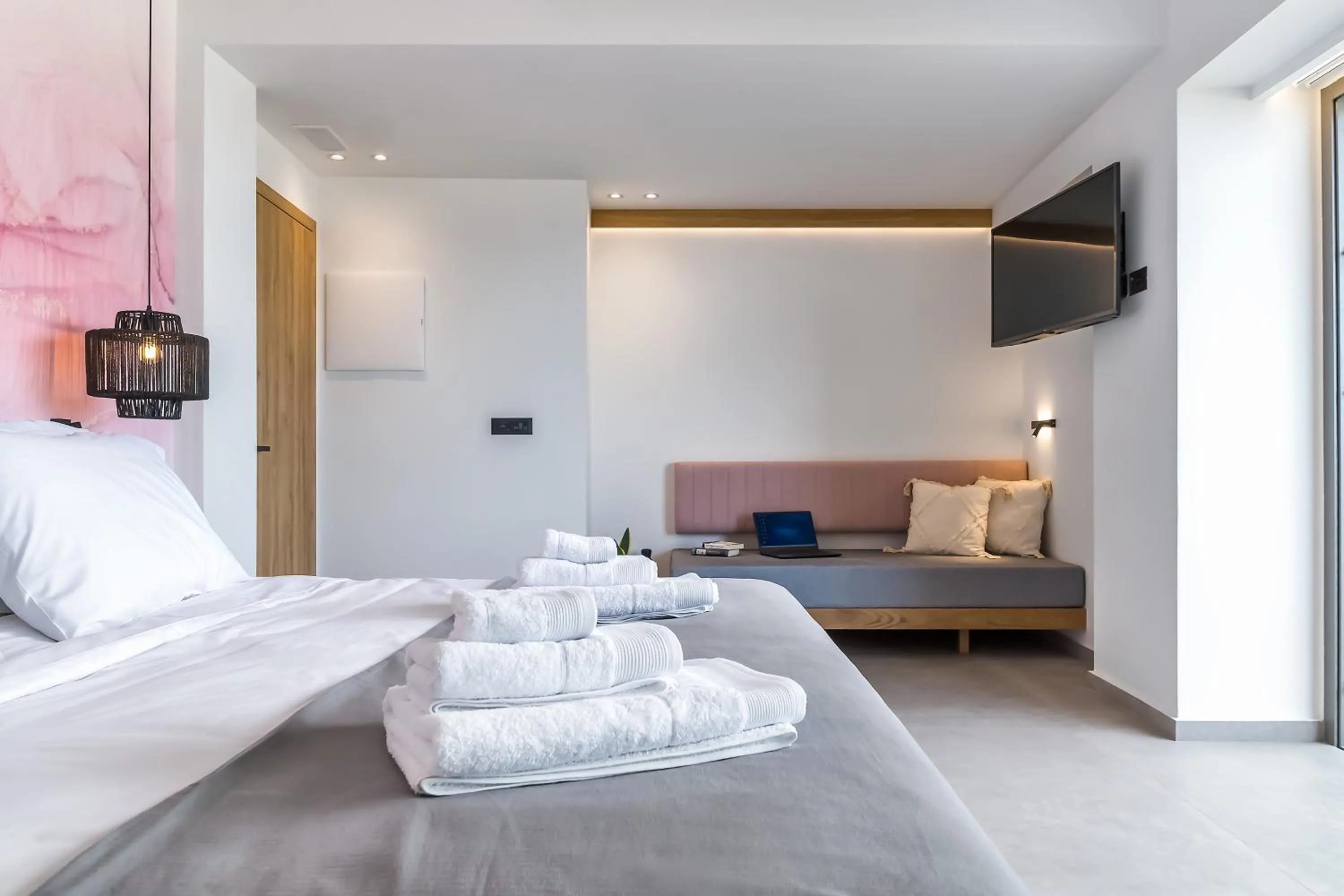 Bed in SAVUS Boutique Hotel