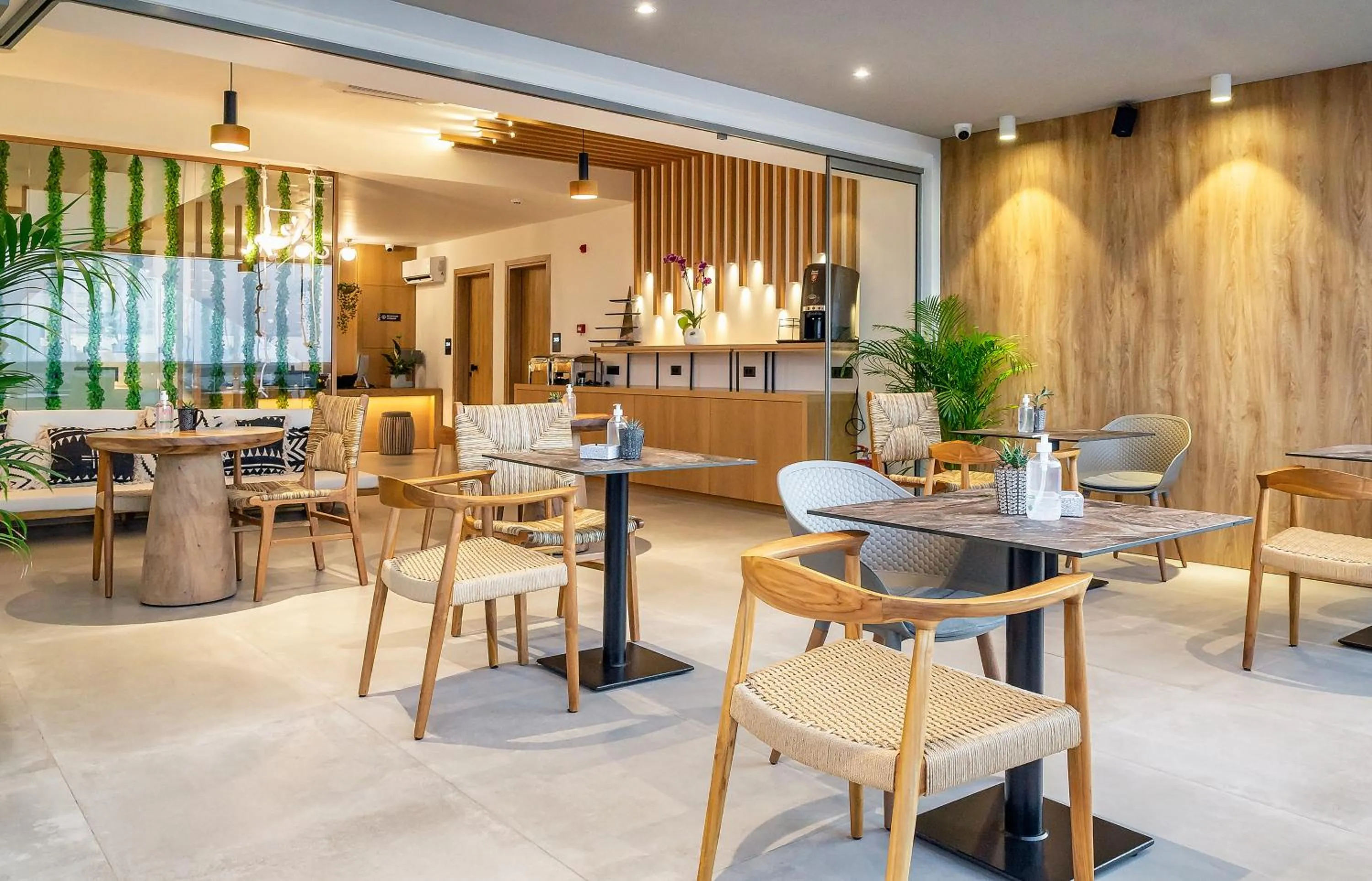 Lounge or bar in SAVUS Boutique Hotel