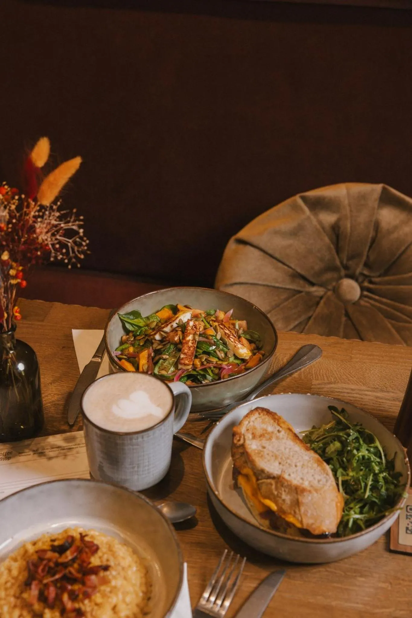 Restaurant/places to eat in Hôtel Suzie Blue