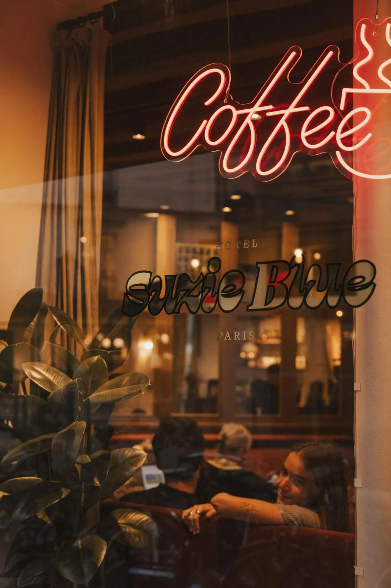 Facade/entrance in Hôtel Suzie Blue