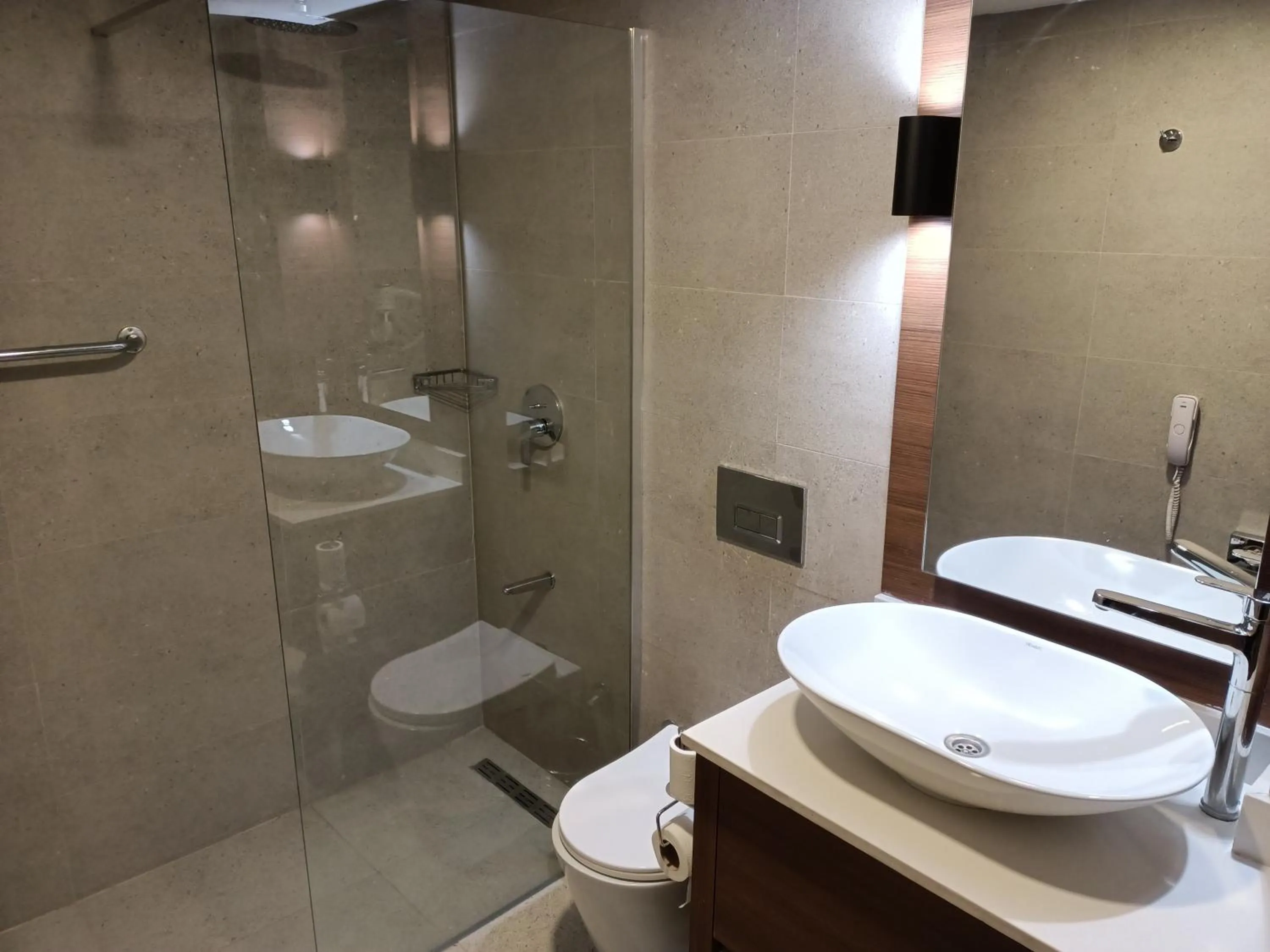 Bathroom in Ring Downtown Hotel