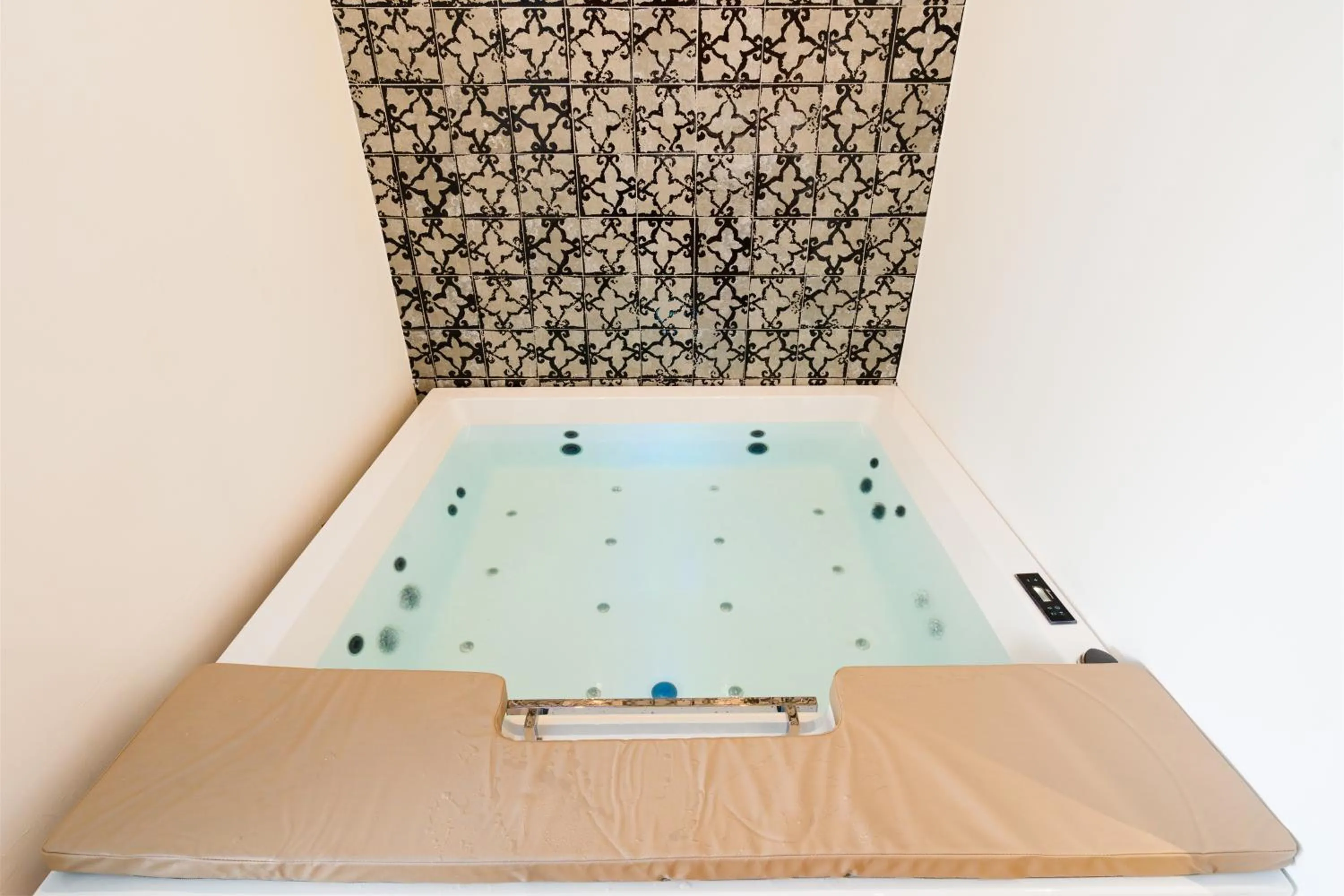 Hot Tub in Volito Rural Experience