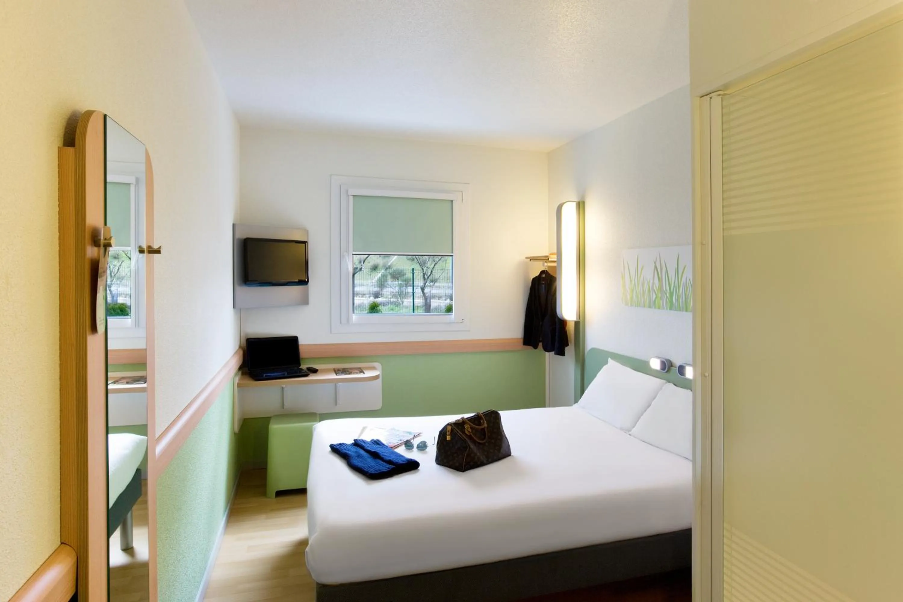 Bed in Ibis Budget Bilbao Arrigorriaga