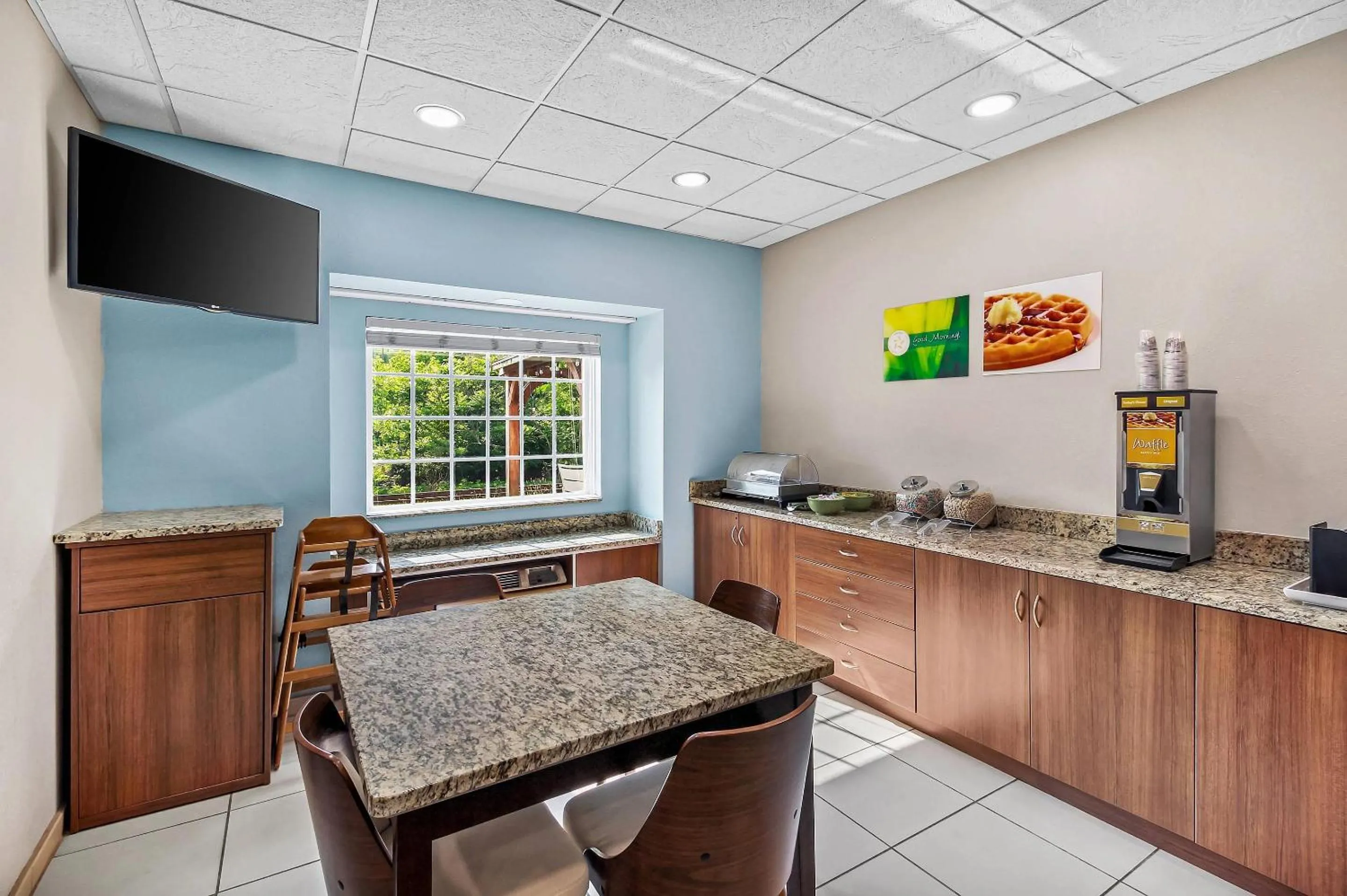 Breakfast in Quality Inn & Suites