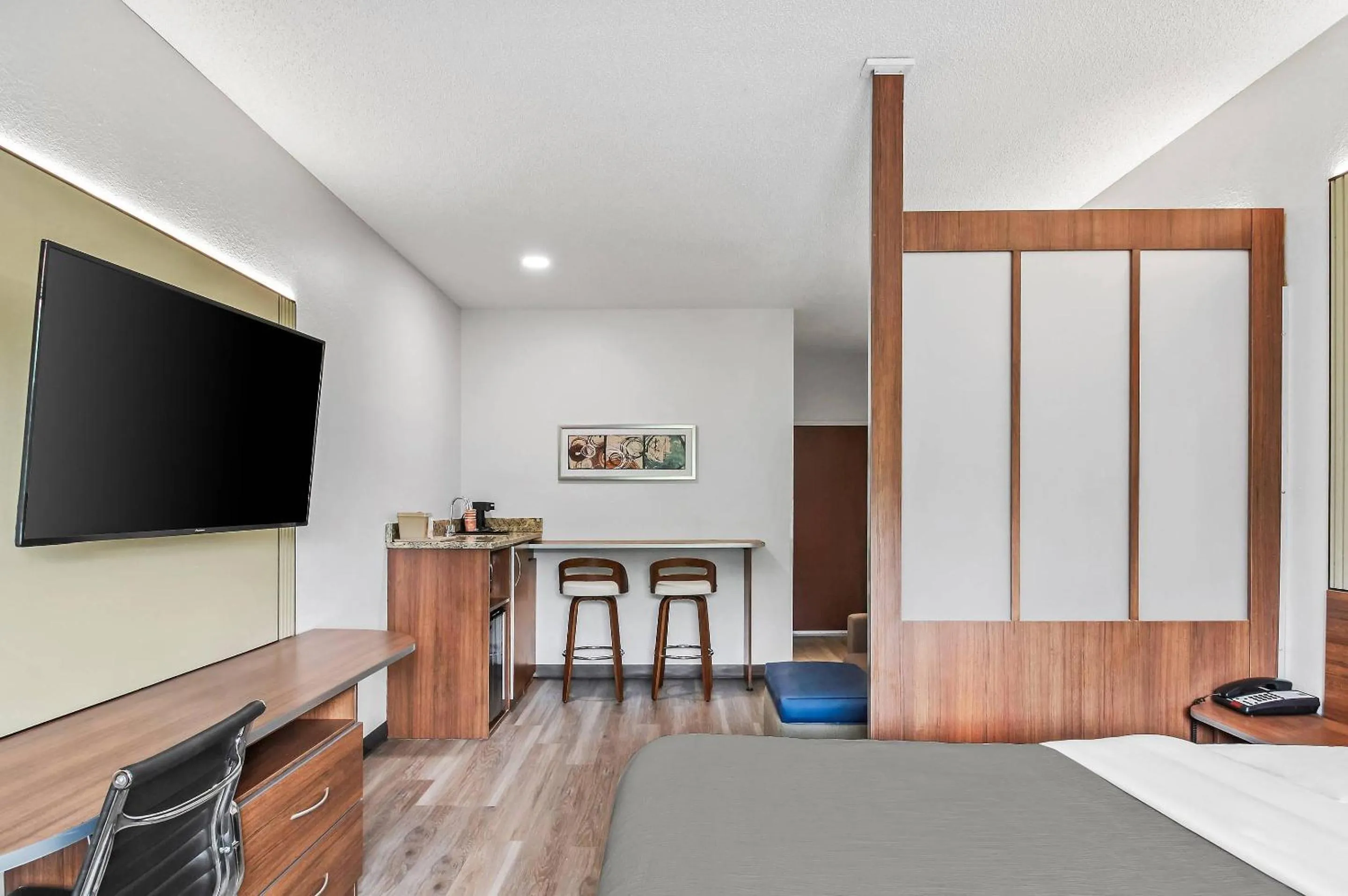 Bedroom in Quality Inn & Suites