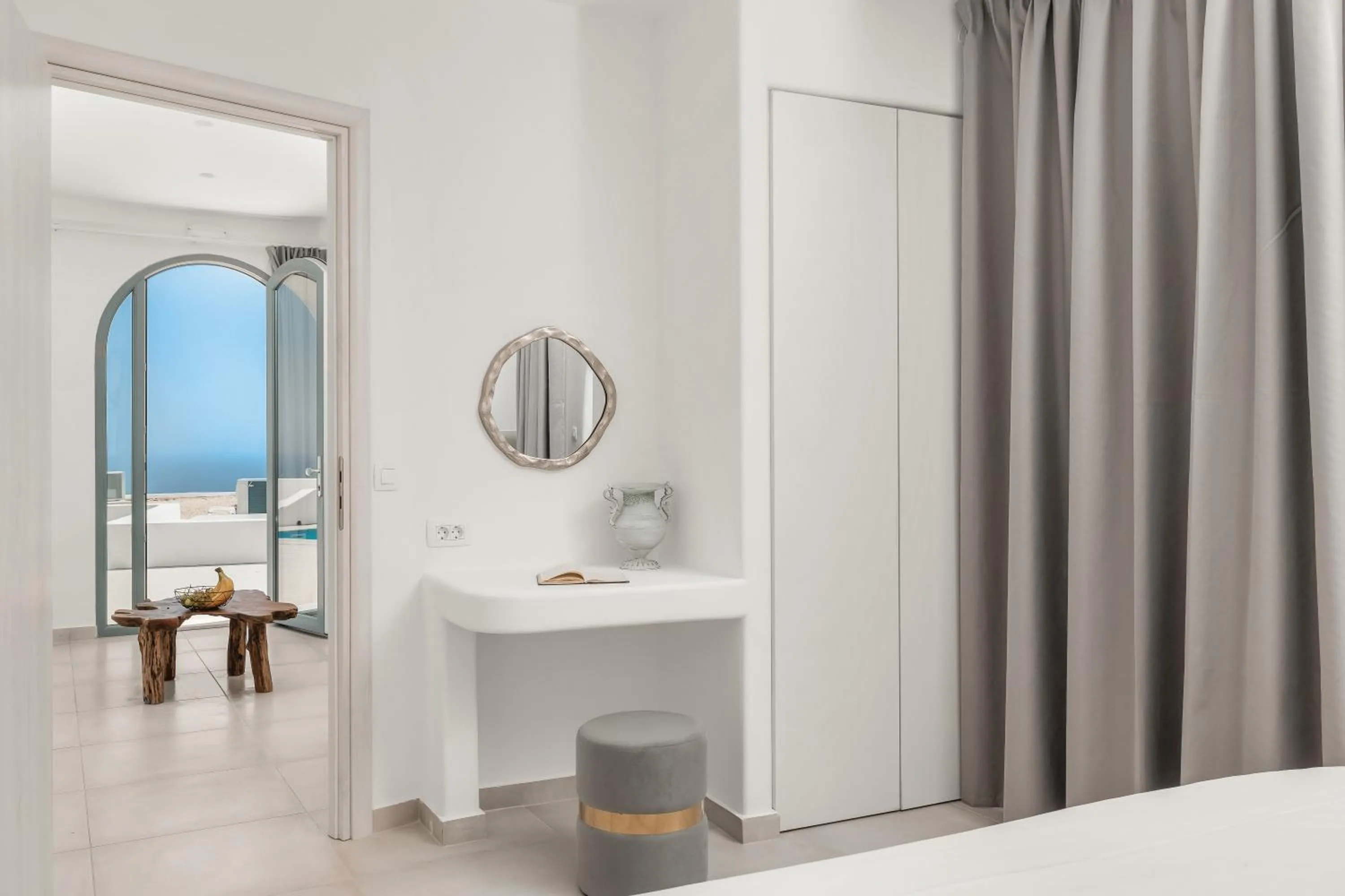 Sea view, Bed in Oyster Luxury Suites