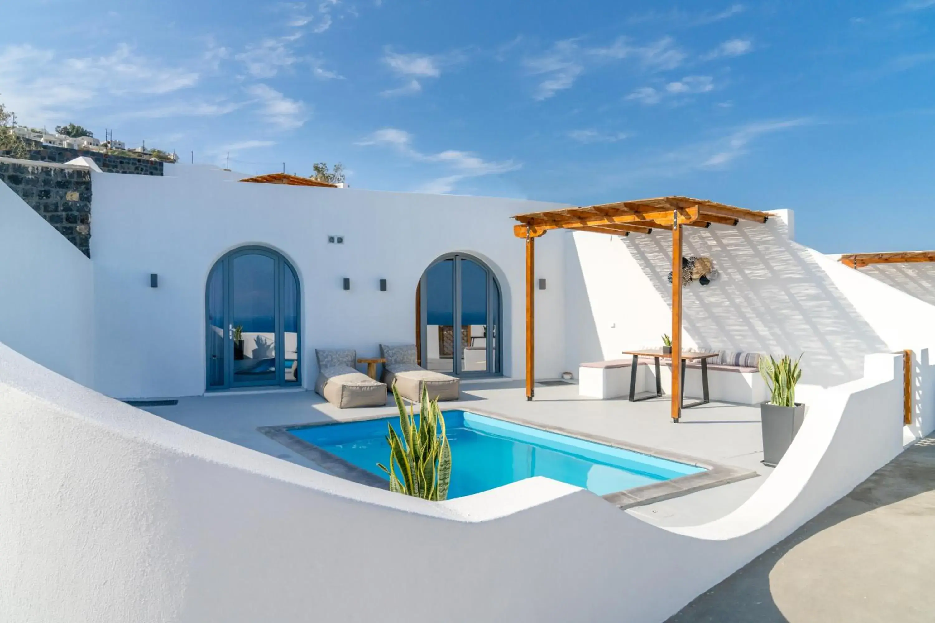 Superior Suite with Private Heated Pool & Sea View in Oyster Luxury Suites Superior Suite with Private Heated Pool & Sea View in Oyster Luxury Suites