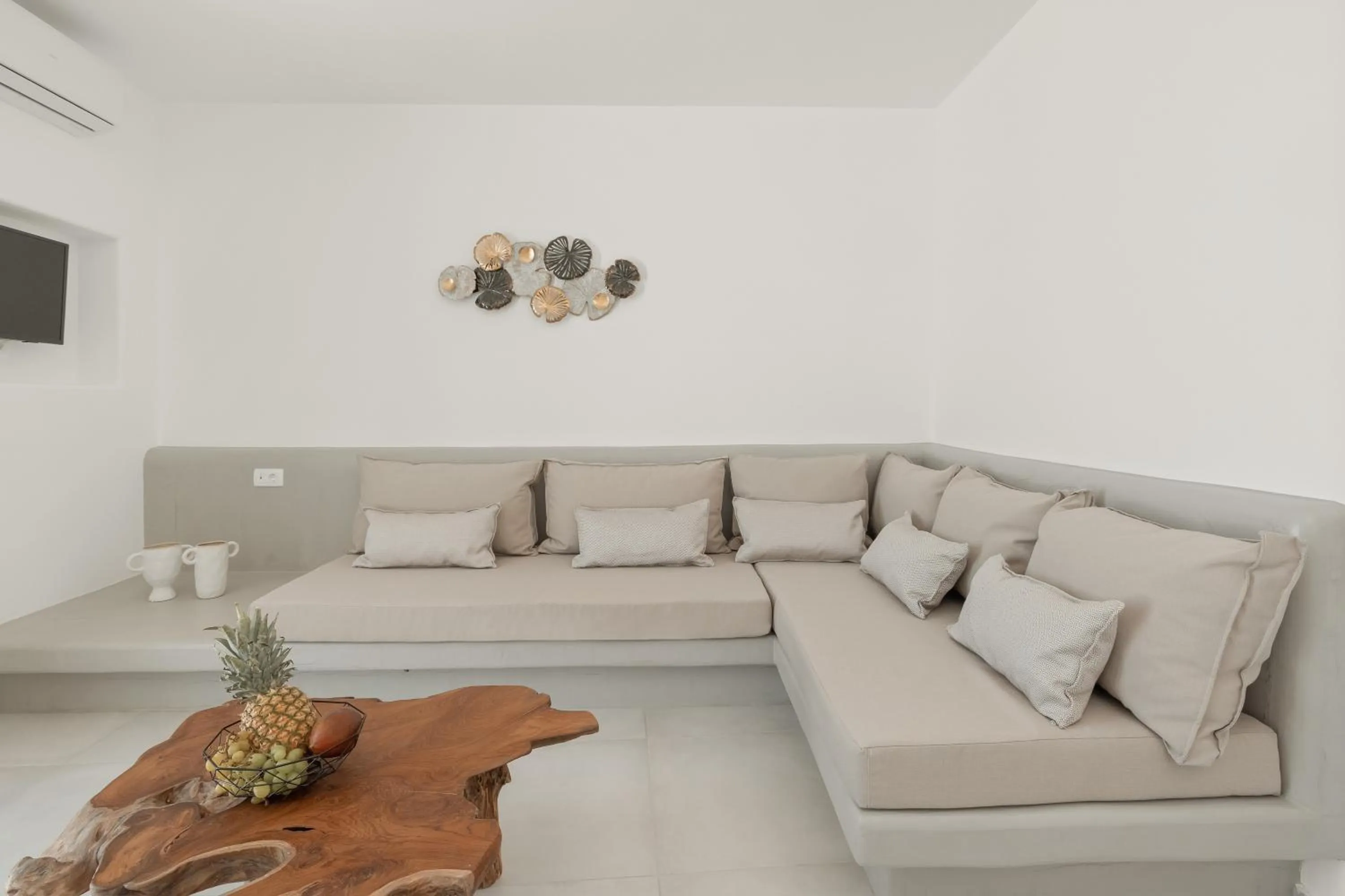 Living room in Oyster Luxury Suites