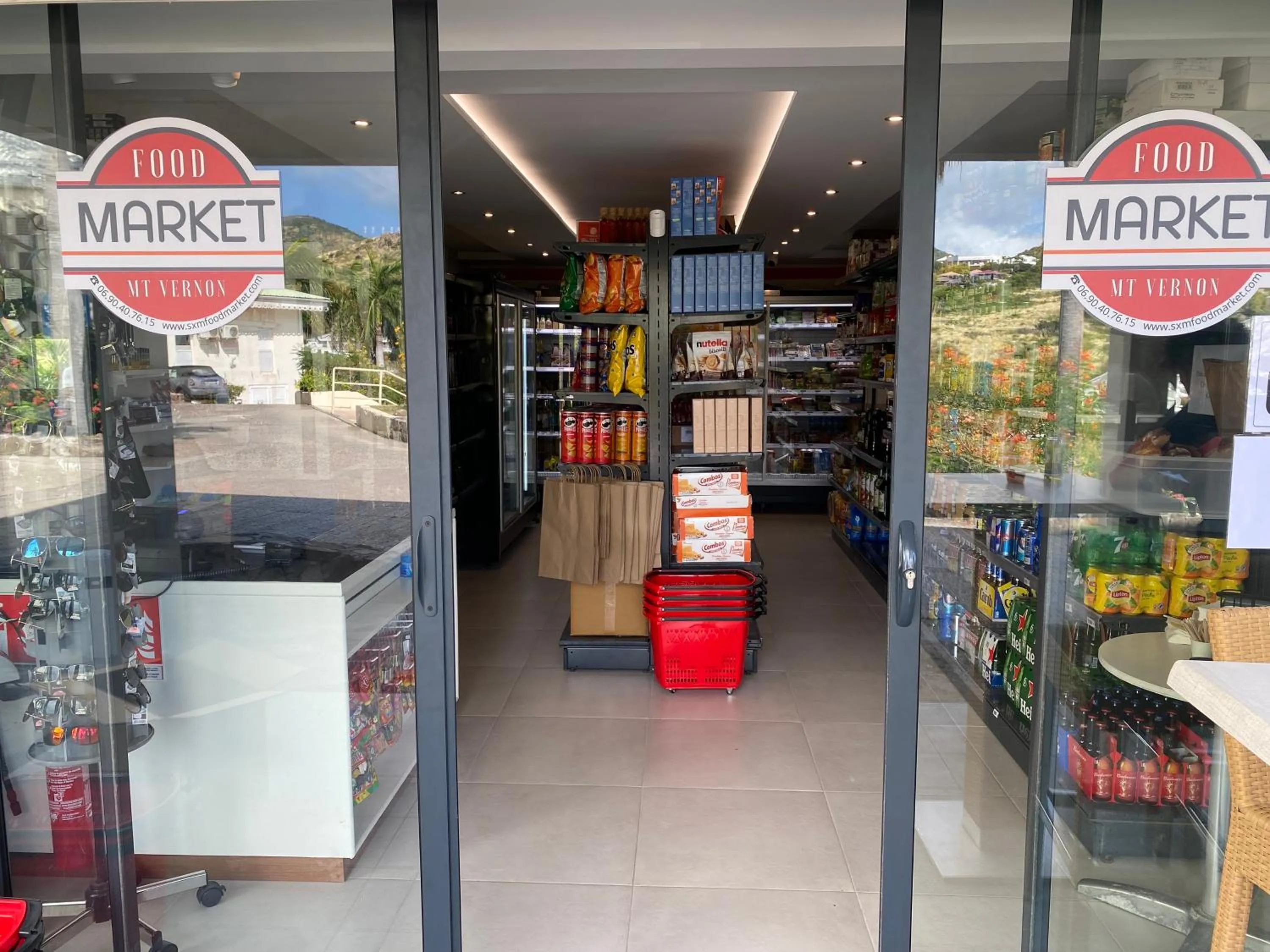 Supermarket/grocery shop in Studio Orient Bay