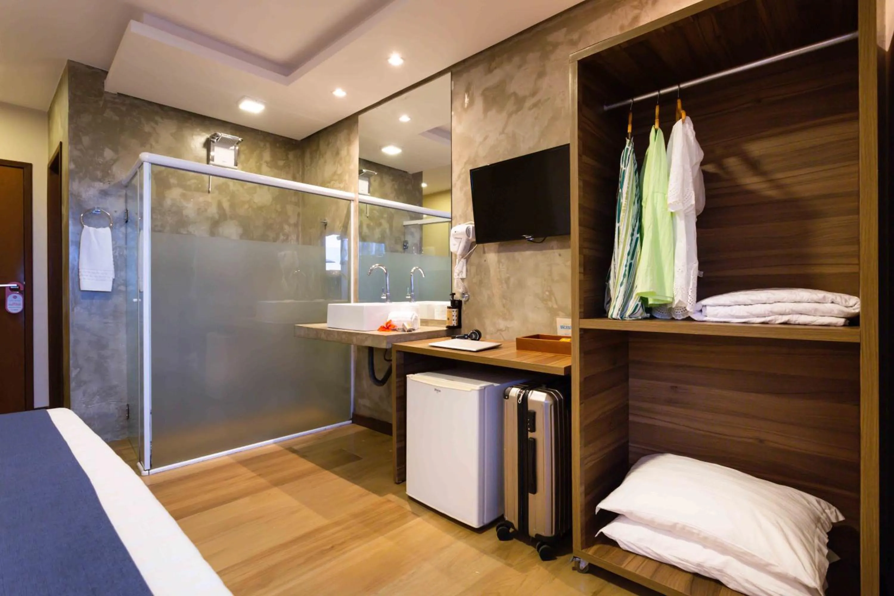 Bathroom, Bed in Pousada Bahia Bacana