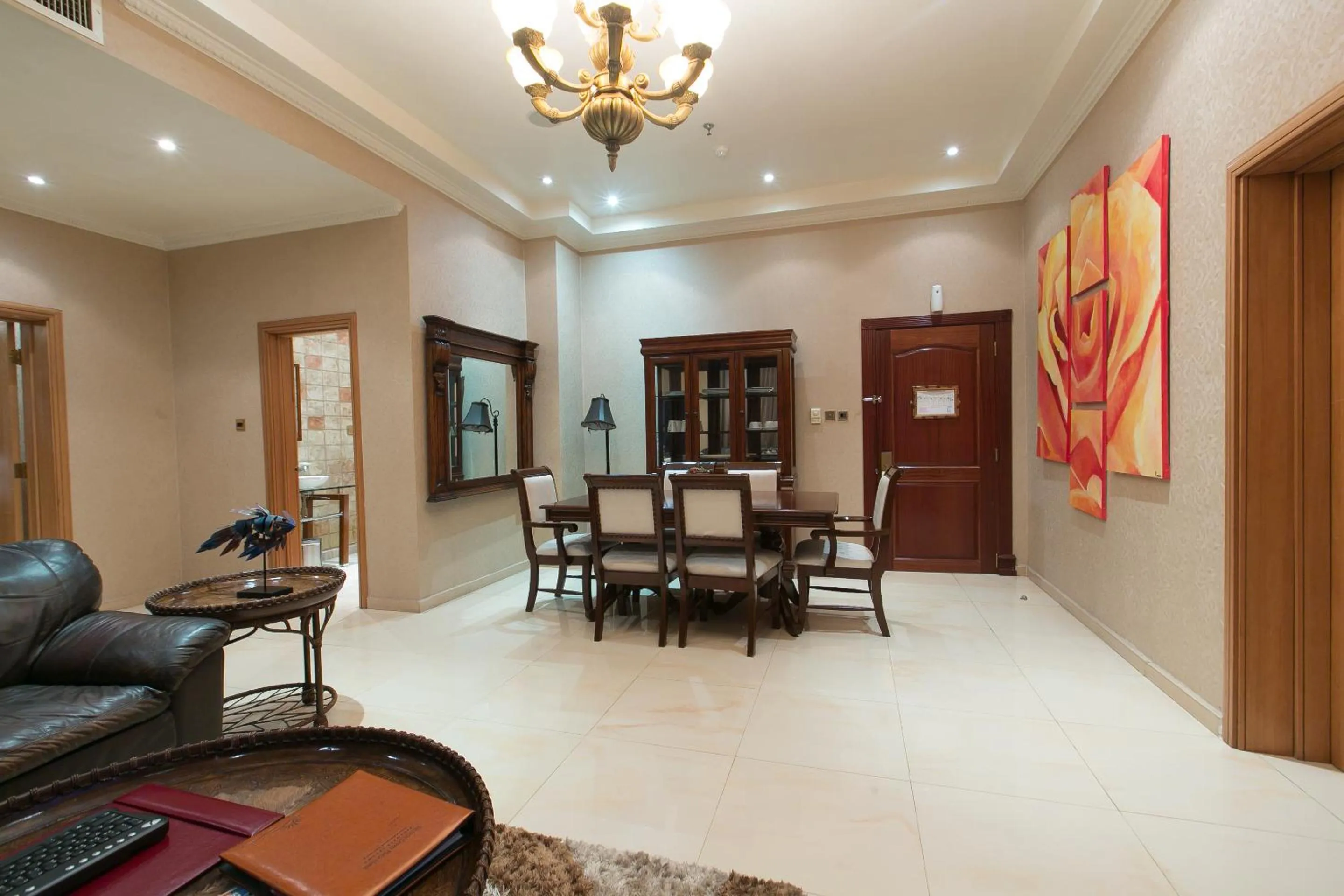 Dining area in Victoria Crown Plaza Hotel