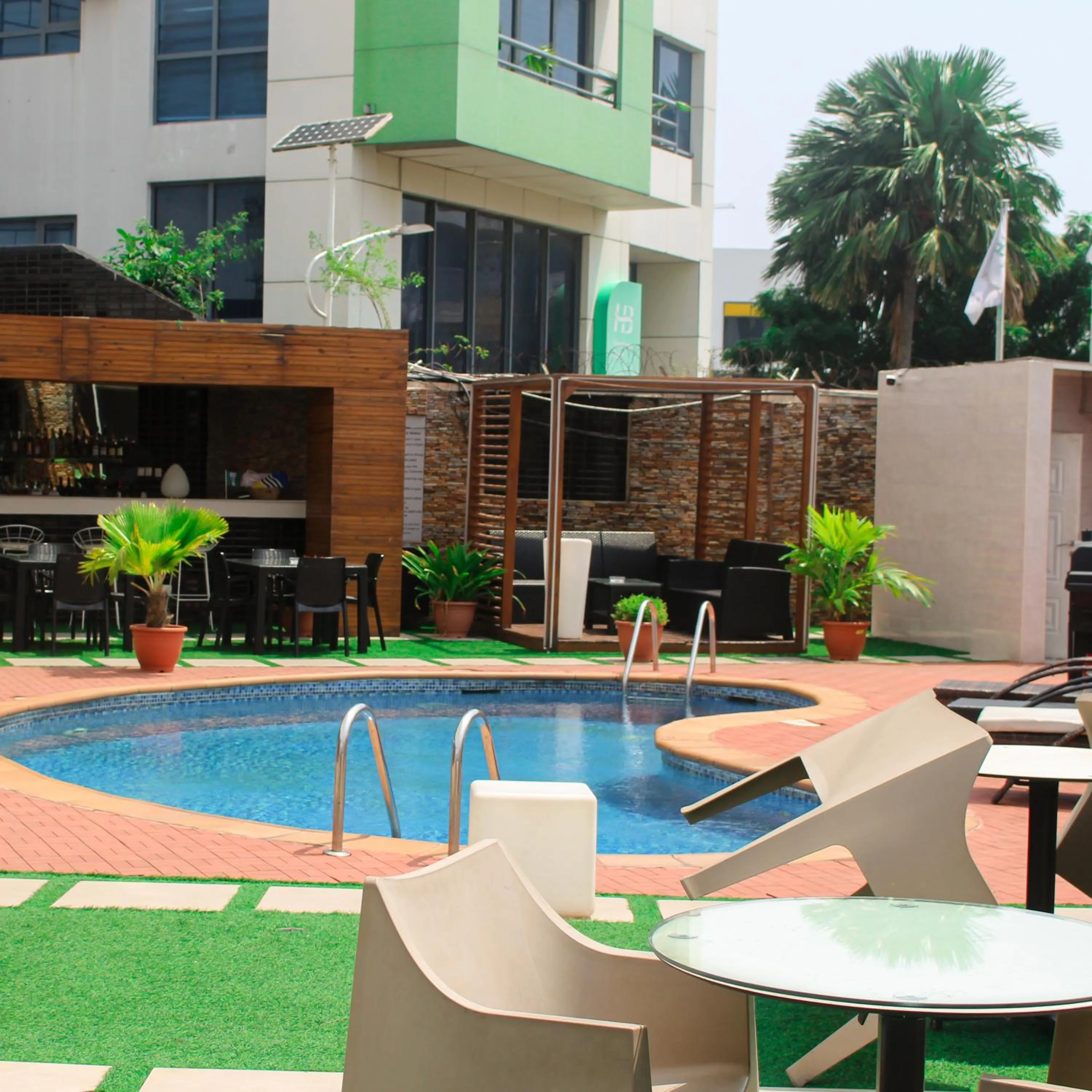 Evening entertainment in Victoria Crown Plaza Hotel