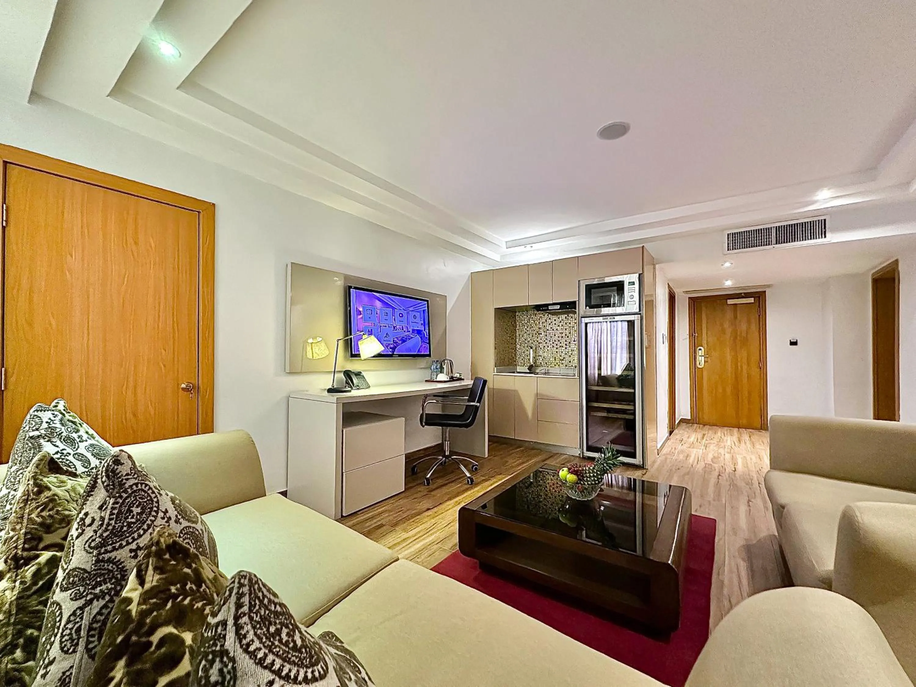 Seating area in Victoria Crown Plaza Hotel