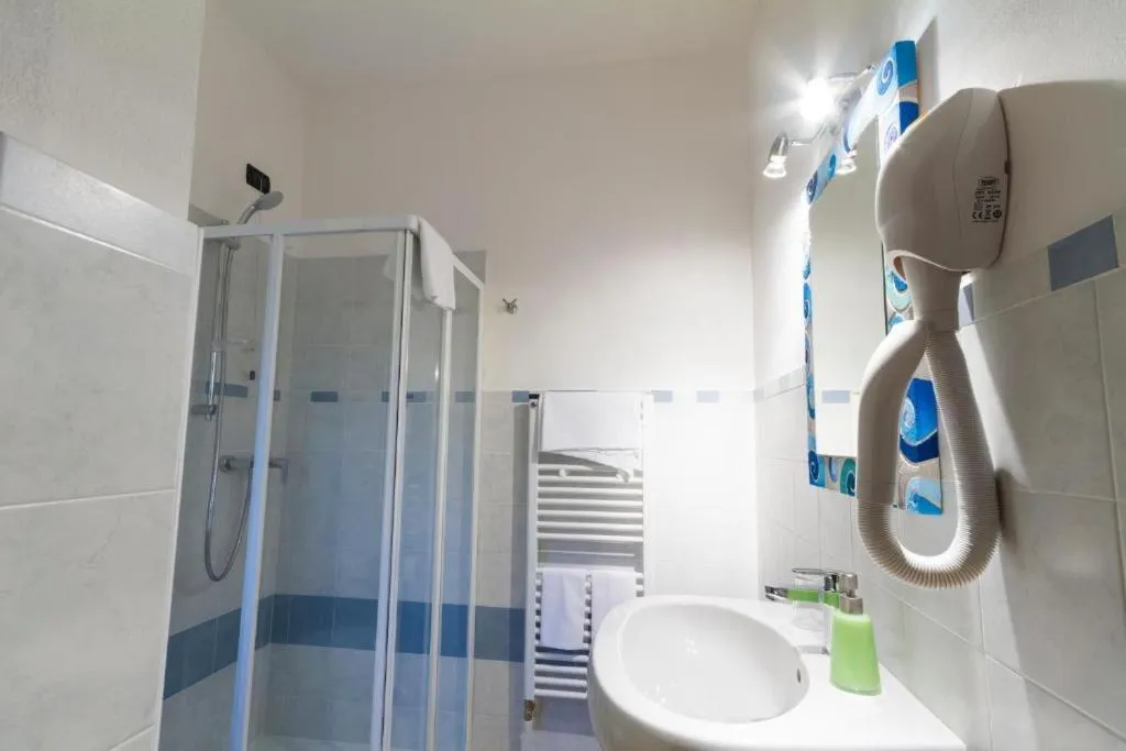 Bathroom in I Due Orfici