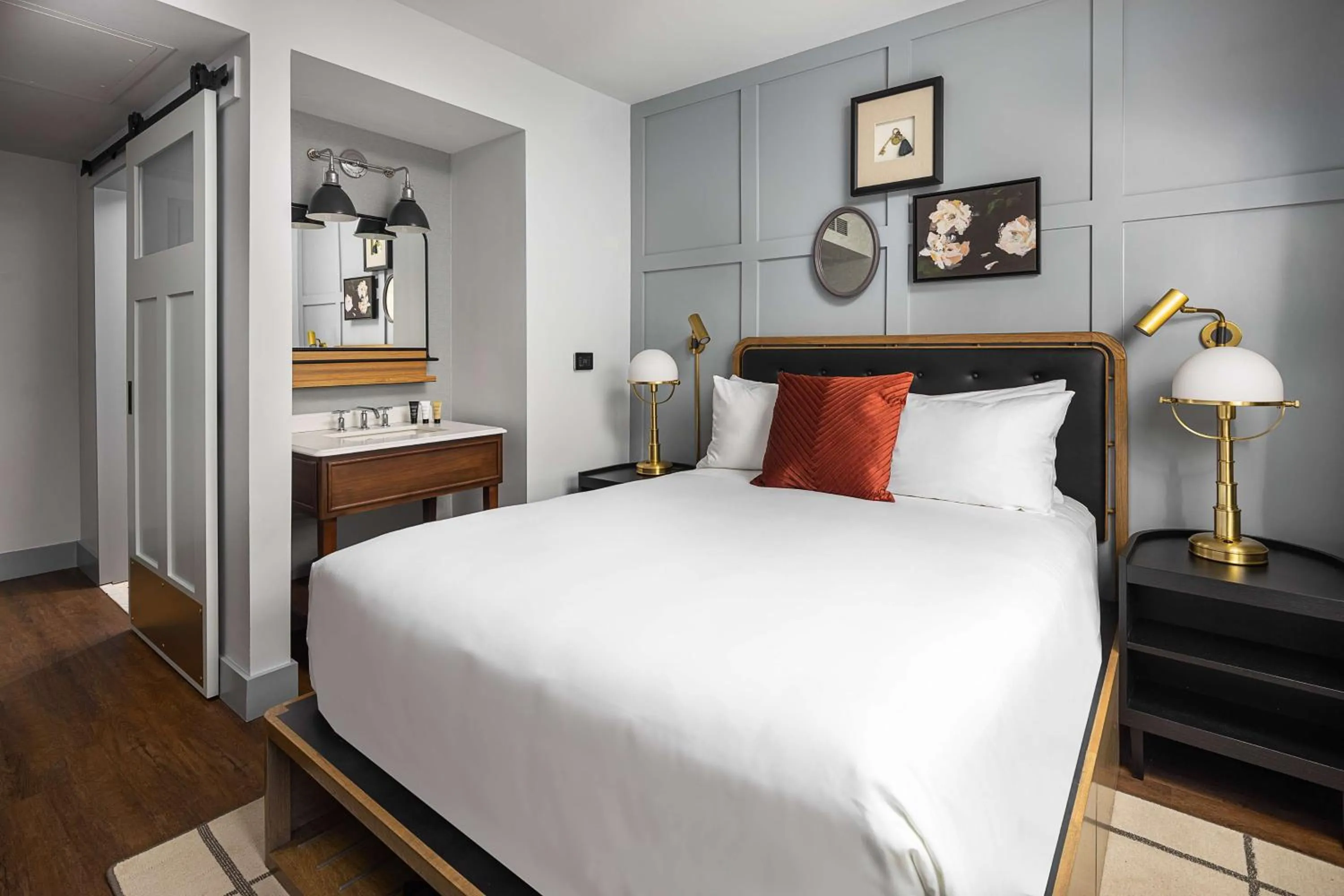 Bed in Wylie Hotel Atlanta, Tapestry Collection by Hilton