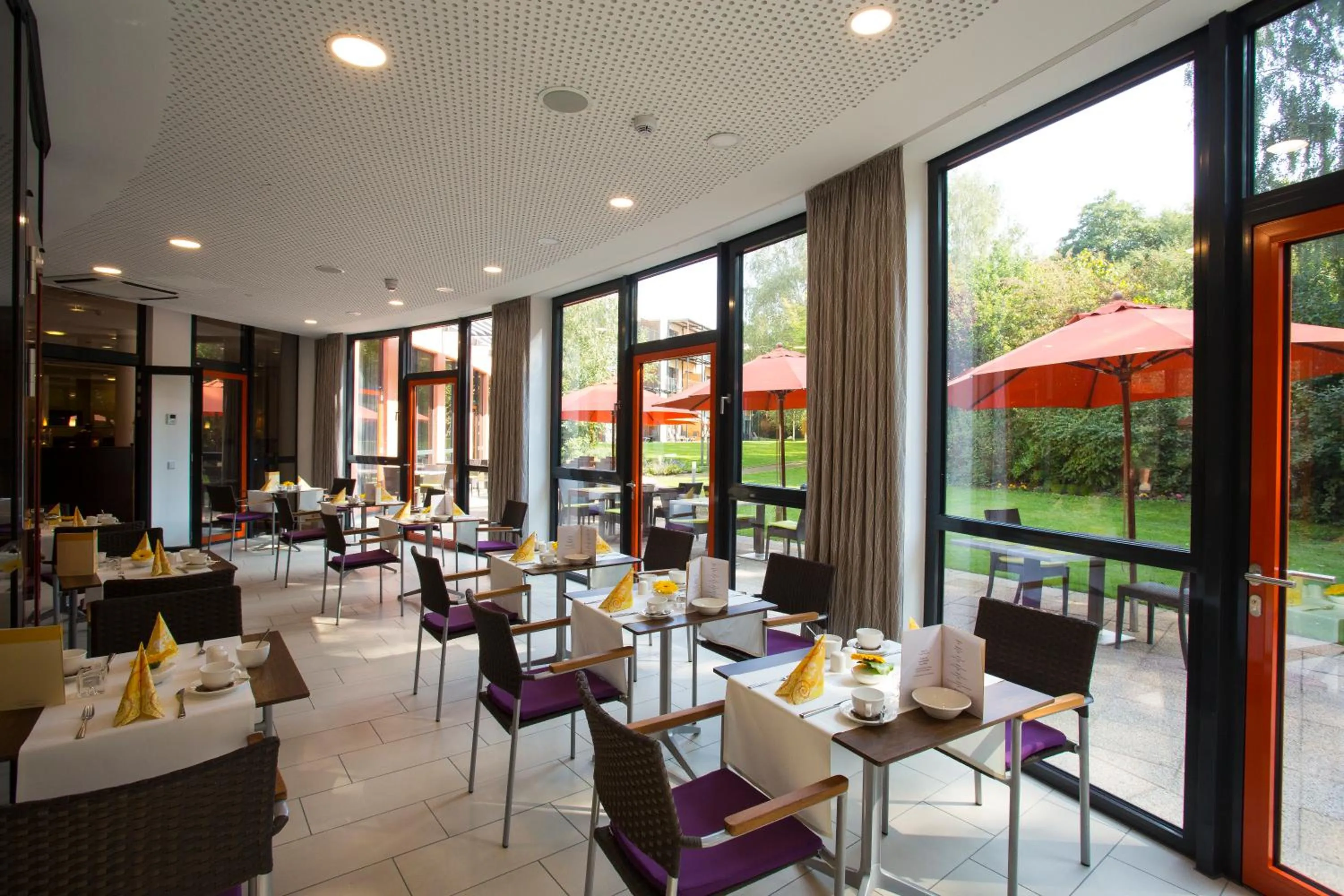 Restaurant/places to eat in Heide Spa Hotel & Resort