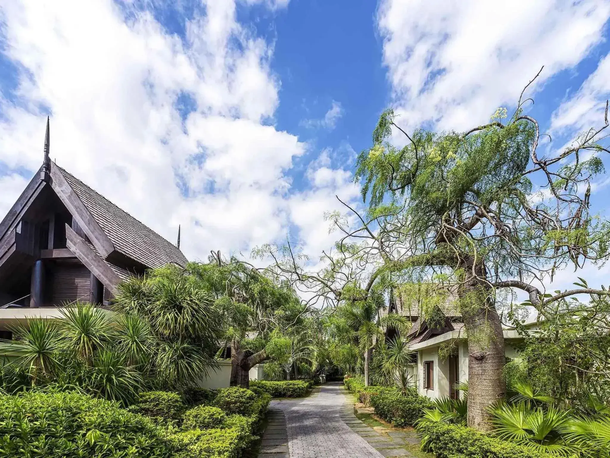 Myanmer Style One-Bedroom Villa with Private Pool in Pullman Sanya Yalong Bay Villas & Resort Myanmer Style One-Bedroom Villa with Private Pool in Pullman Sanya Yalong Bay Villas & Resort