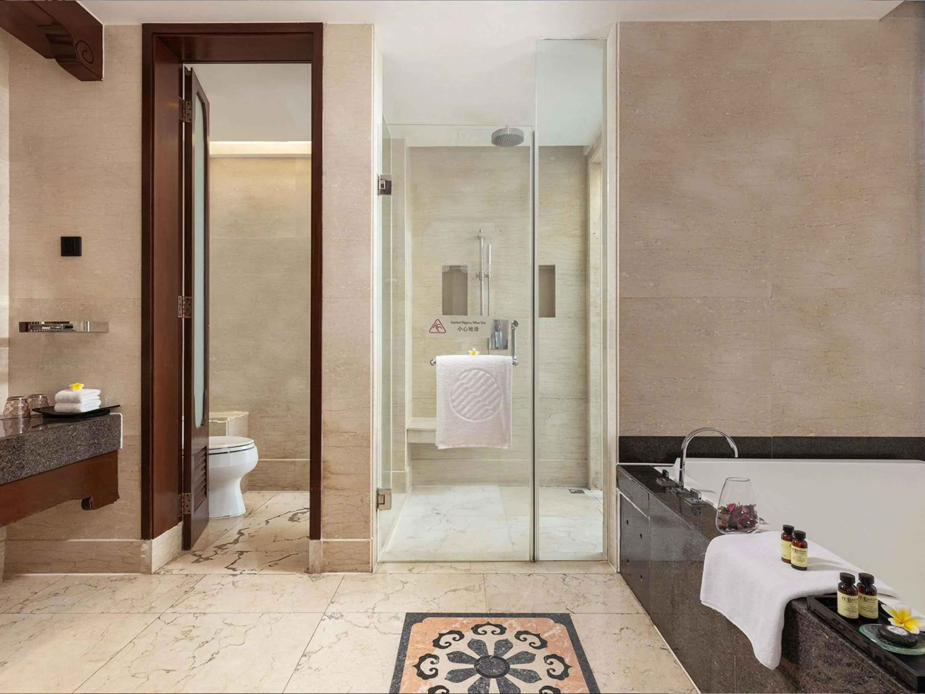 Bedroom in Pullman Sanya Yalong Bay Villas & Resort