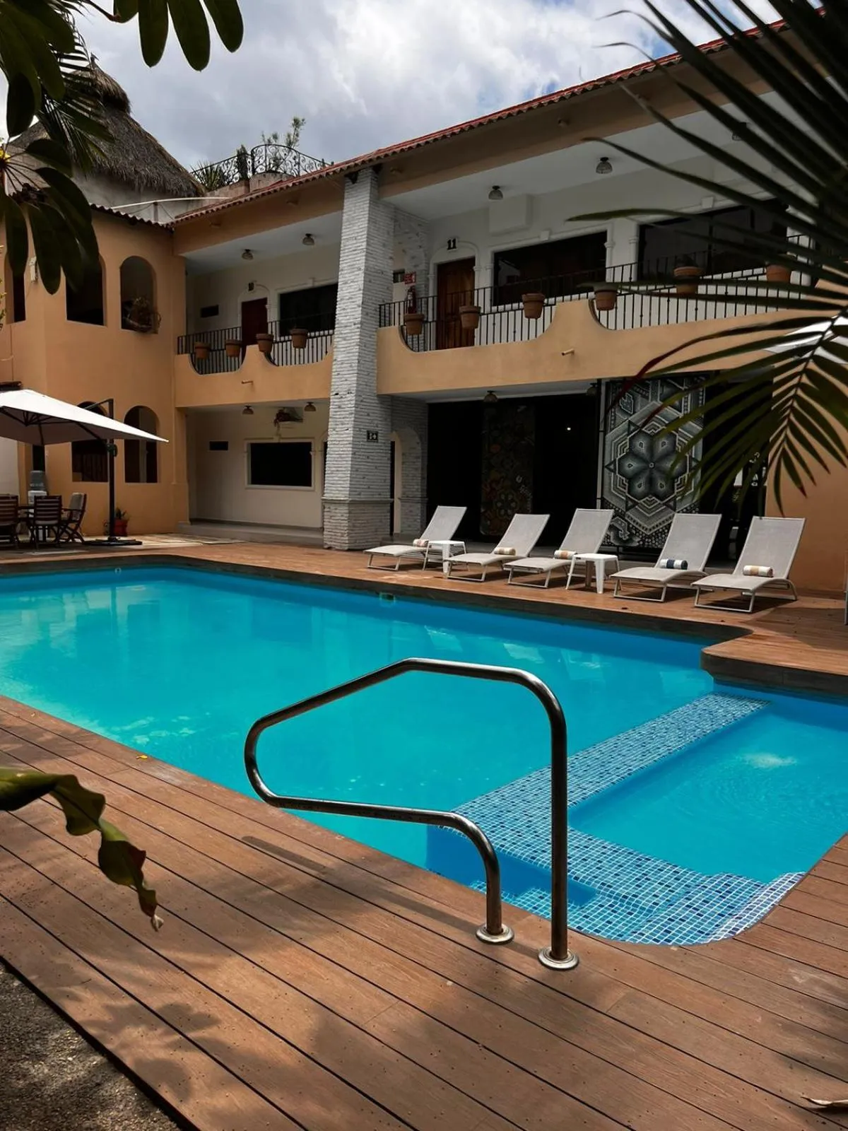 Swimming pool in Hotel Palmeras