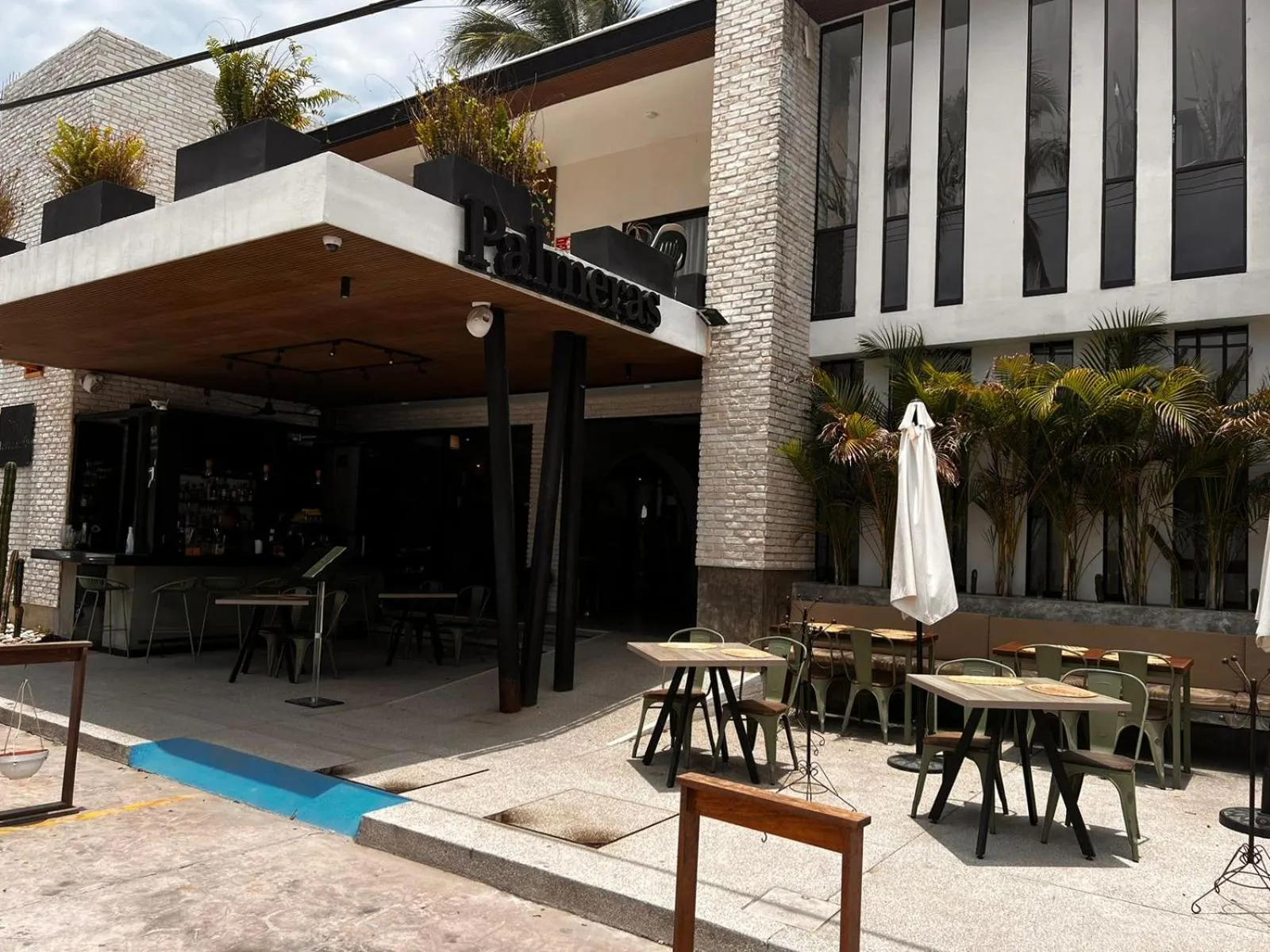 Facade/entrance in Hotel Palmeras