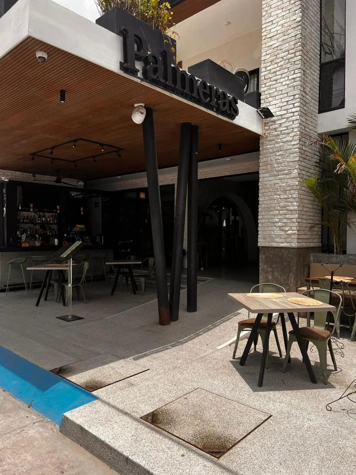 Facade/entrance in Hotel Palmeras