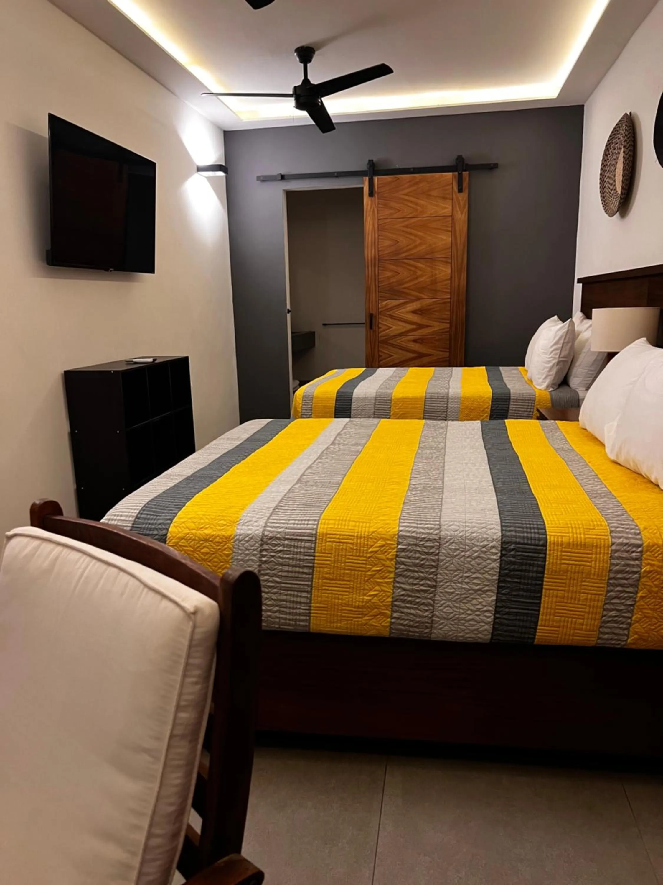 TV and multimedia, Bed in Hotel Palmeras