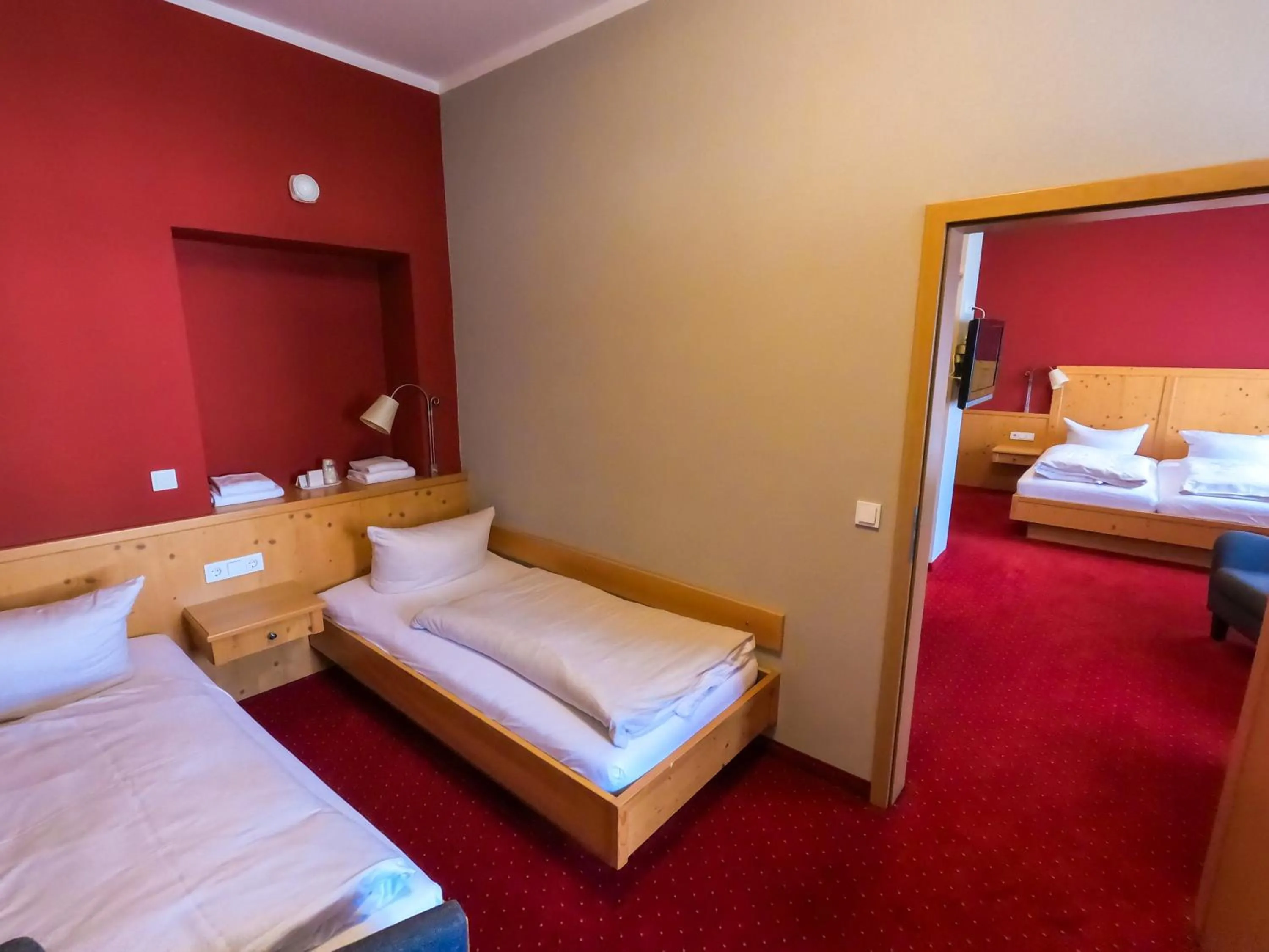 Photo of the whole room, Bed in Hotel Vollmann