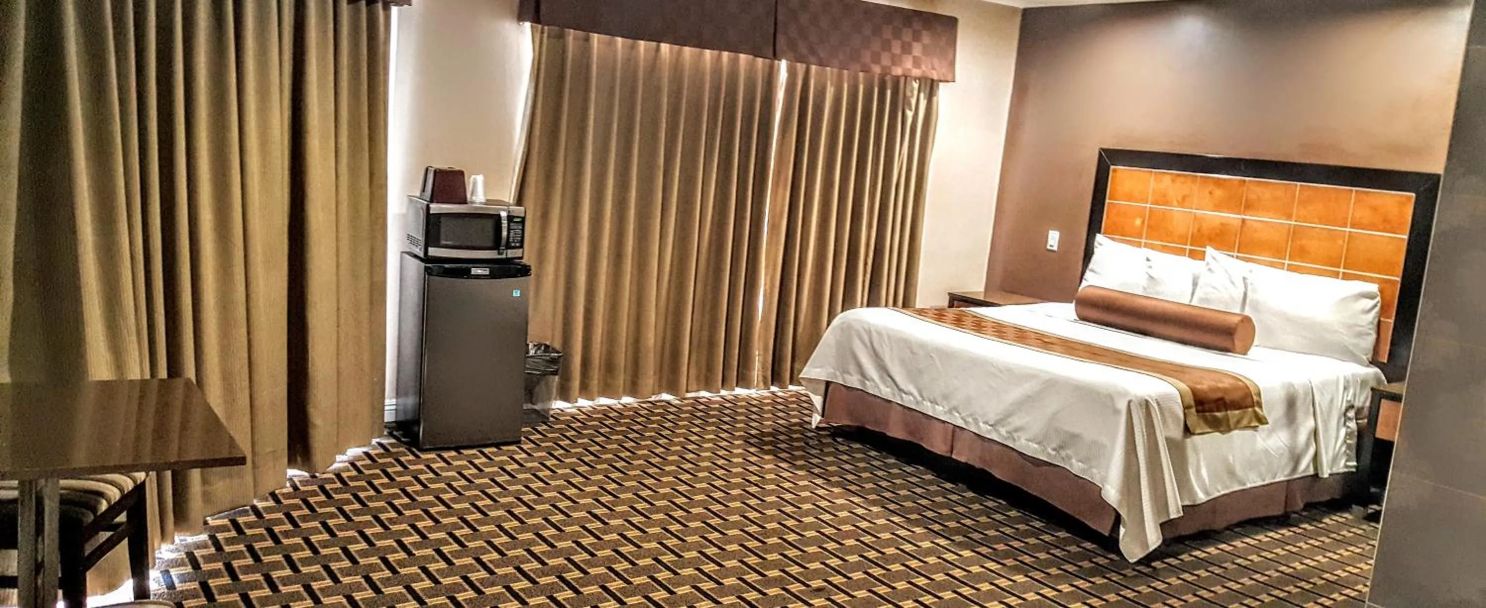 Bedroom, Room Photo in Gardena Terrace Inn