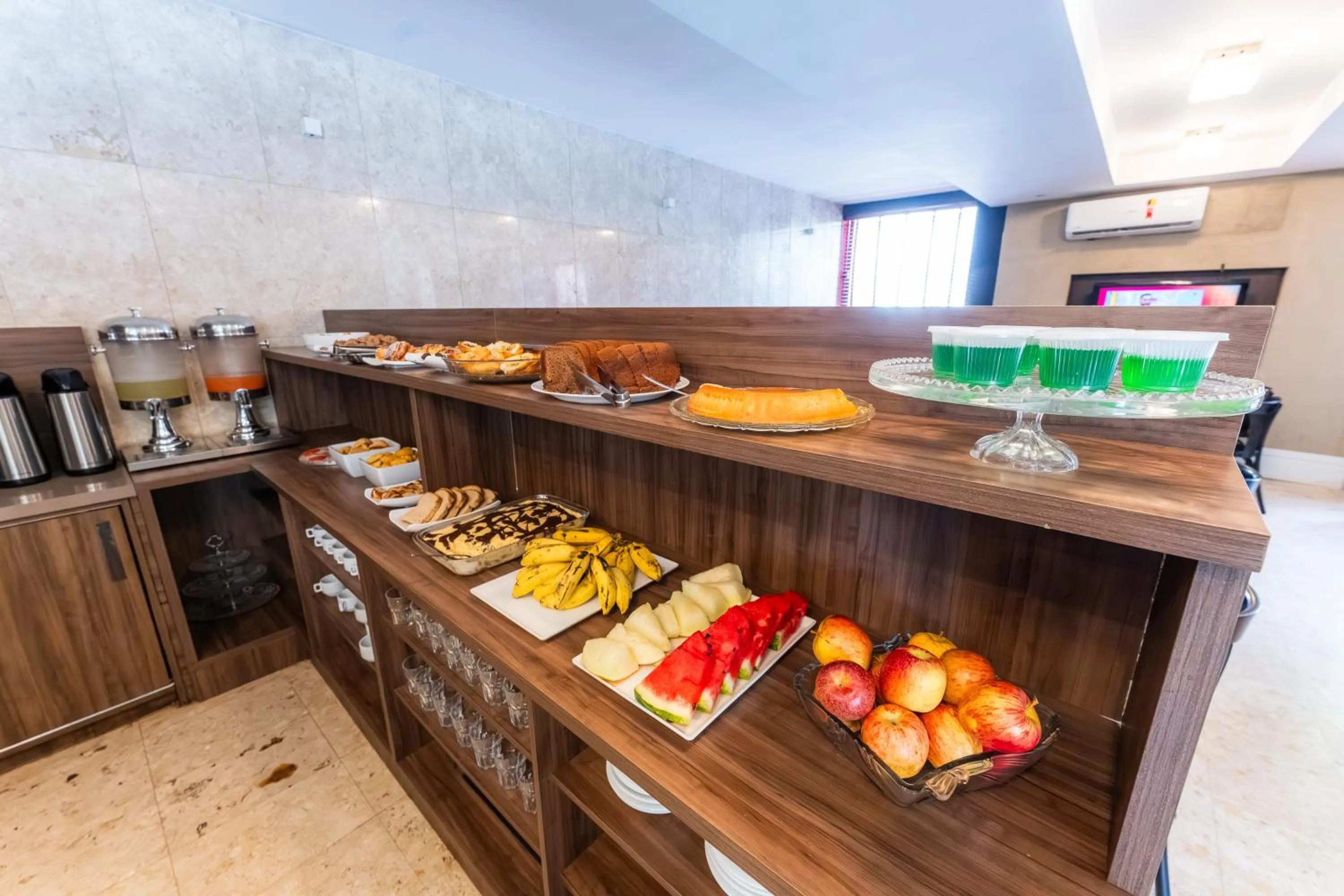 Breakfast in Athus Brasilia Hotel by Bsb Inn
