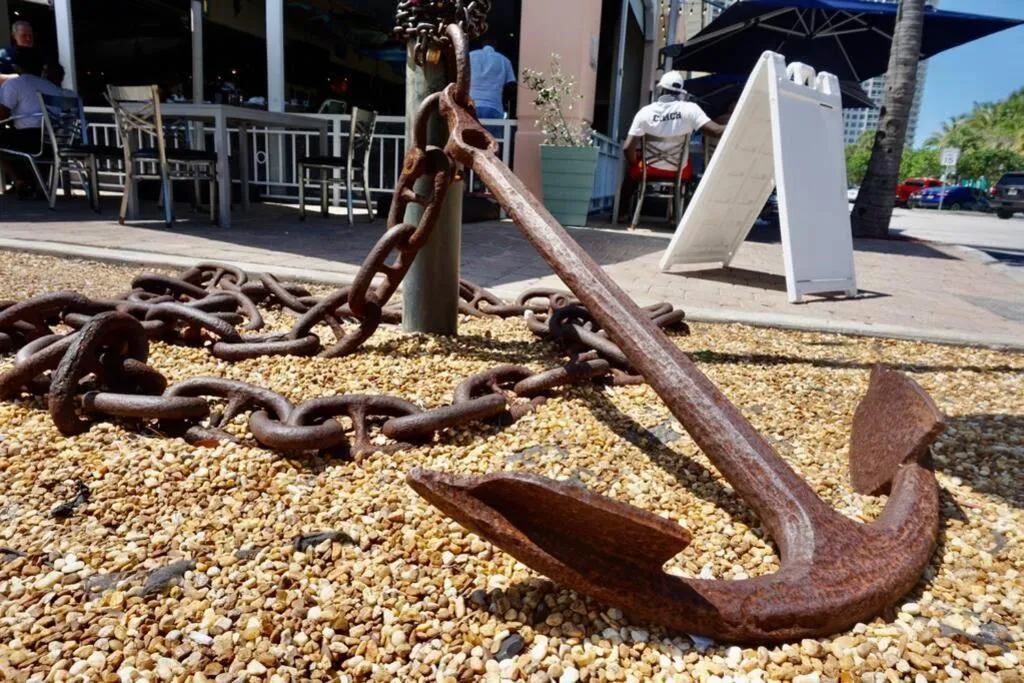 Serenity at Seascape: Steps to the beach & Shops