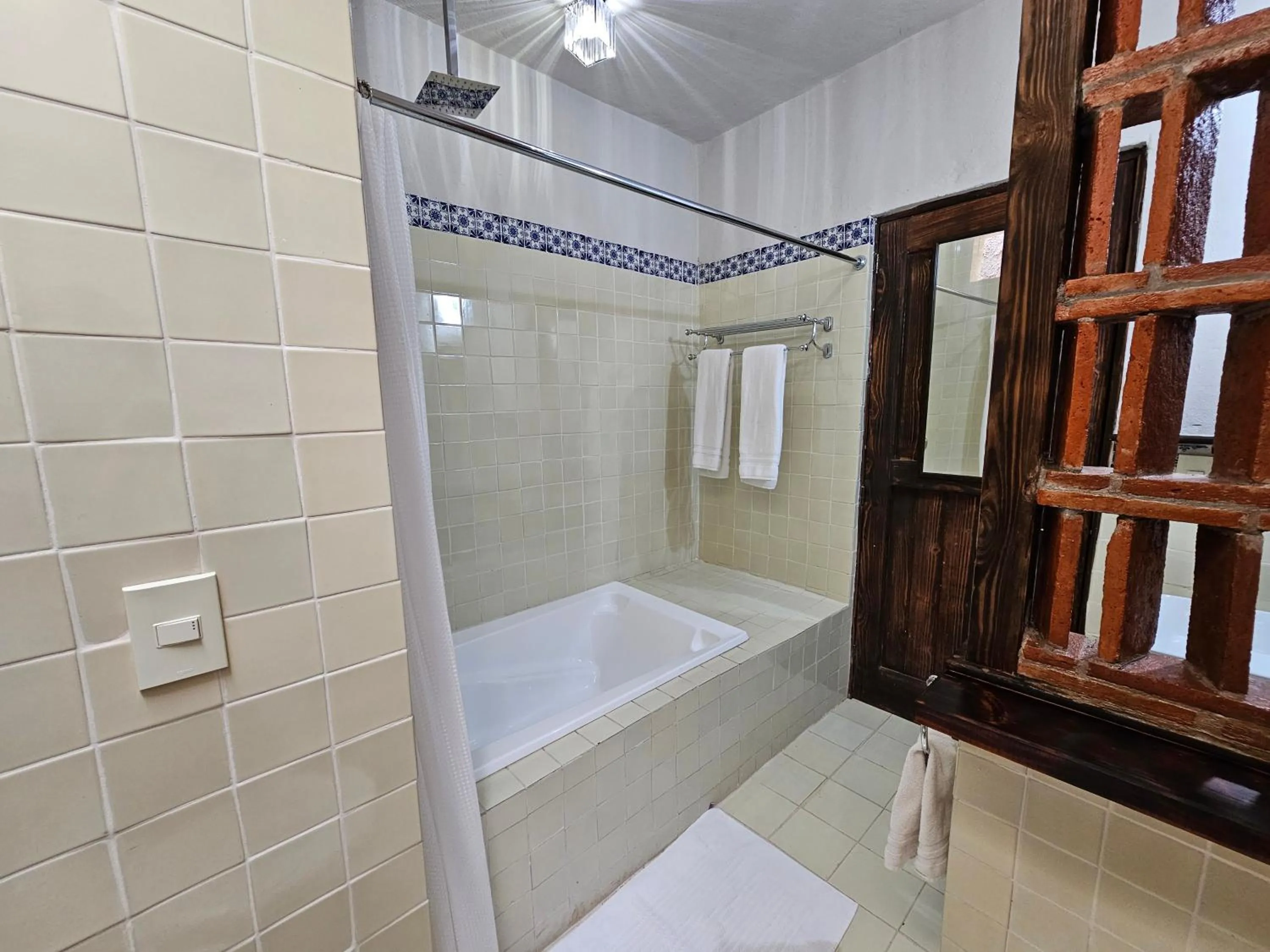 Bathroom in La Casa Azul Huasca & Restaurante La Terraza