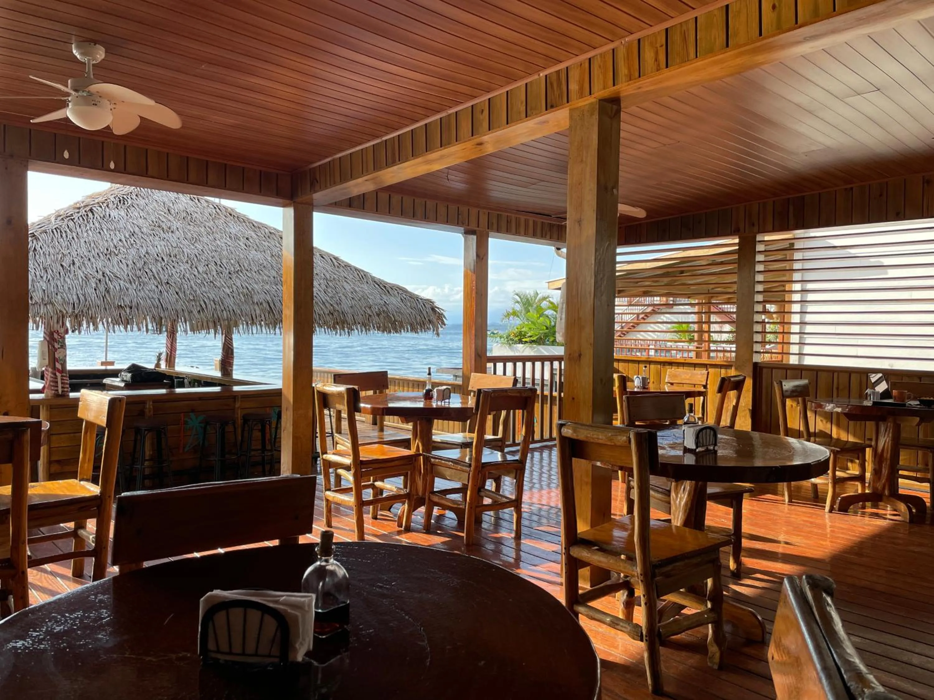 Restaurant/places to eat in Hotel Bocas Town