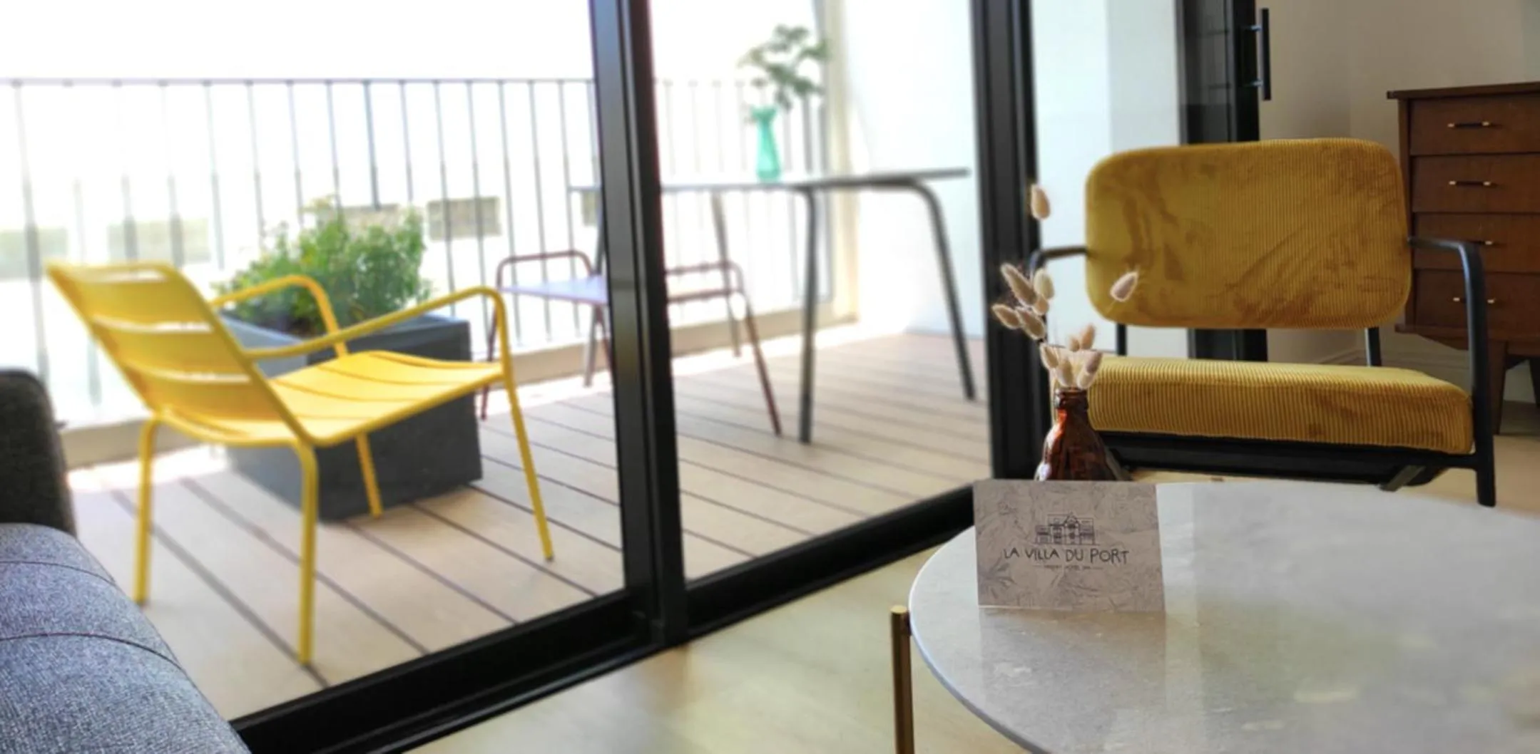 Balcony/Terrace in Appart hôtel & Spa La Villa du Port