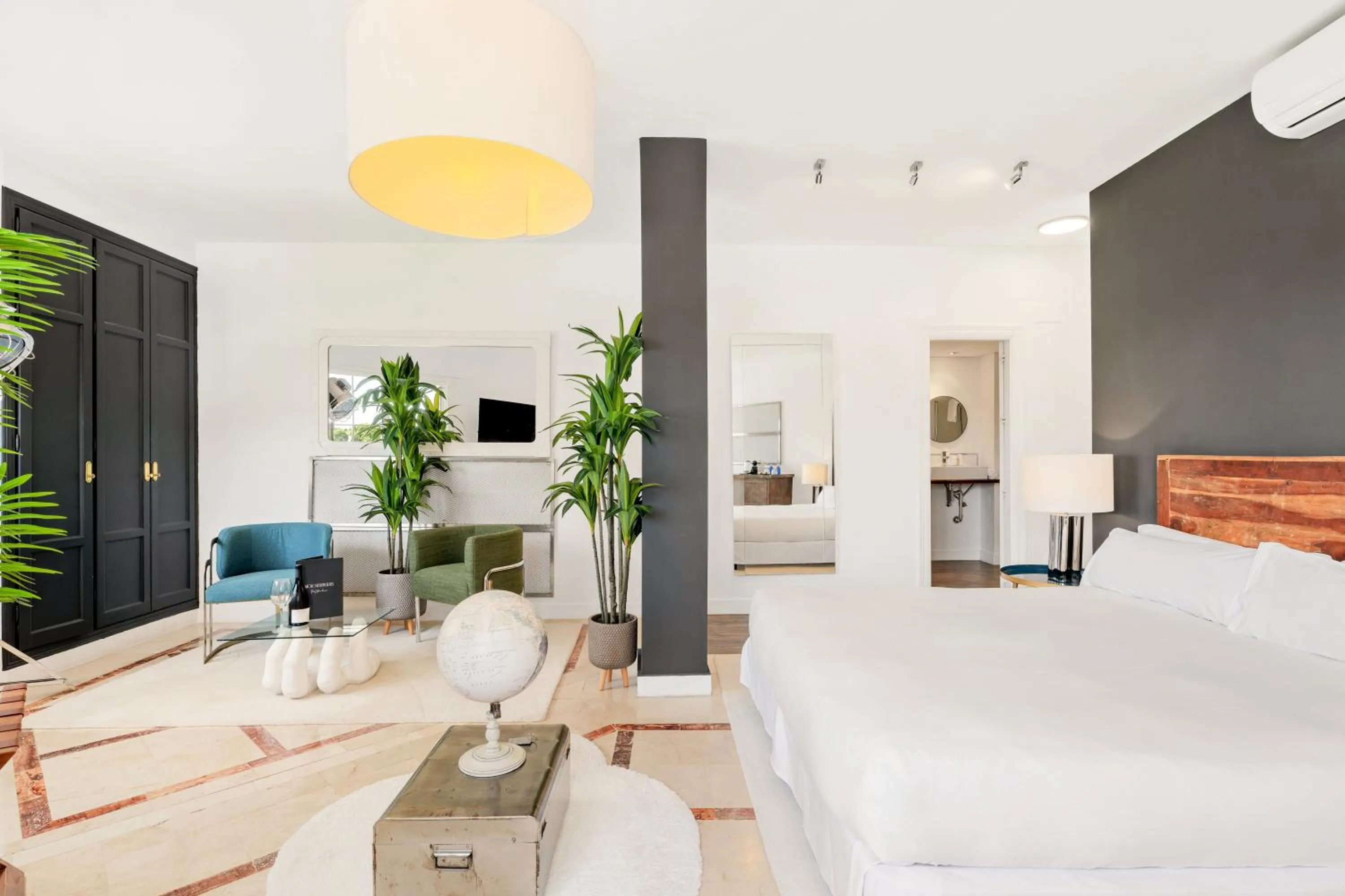 Bed in Molo Luxury Suites Puerto Banus