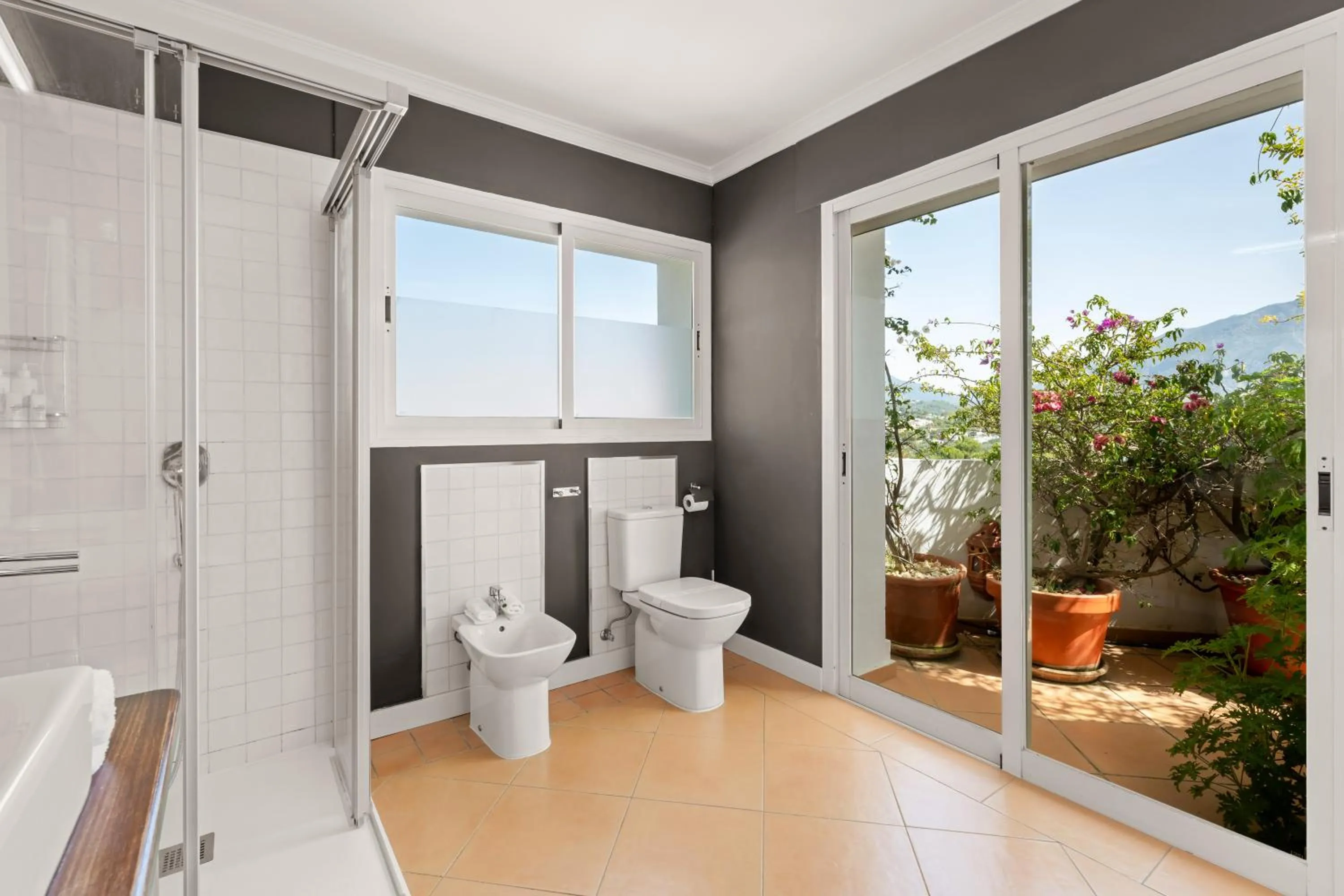 Bathroom in Molo Luxury Suites Puerto Banus