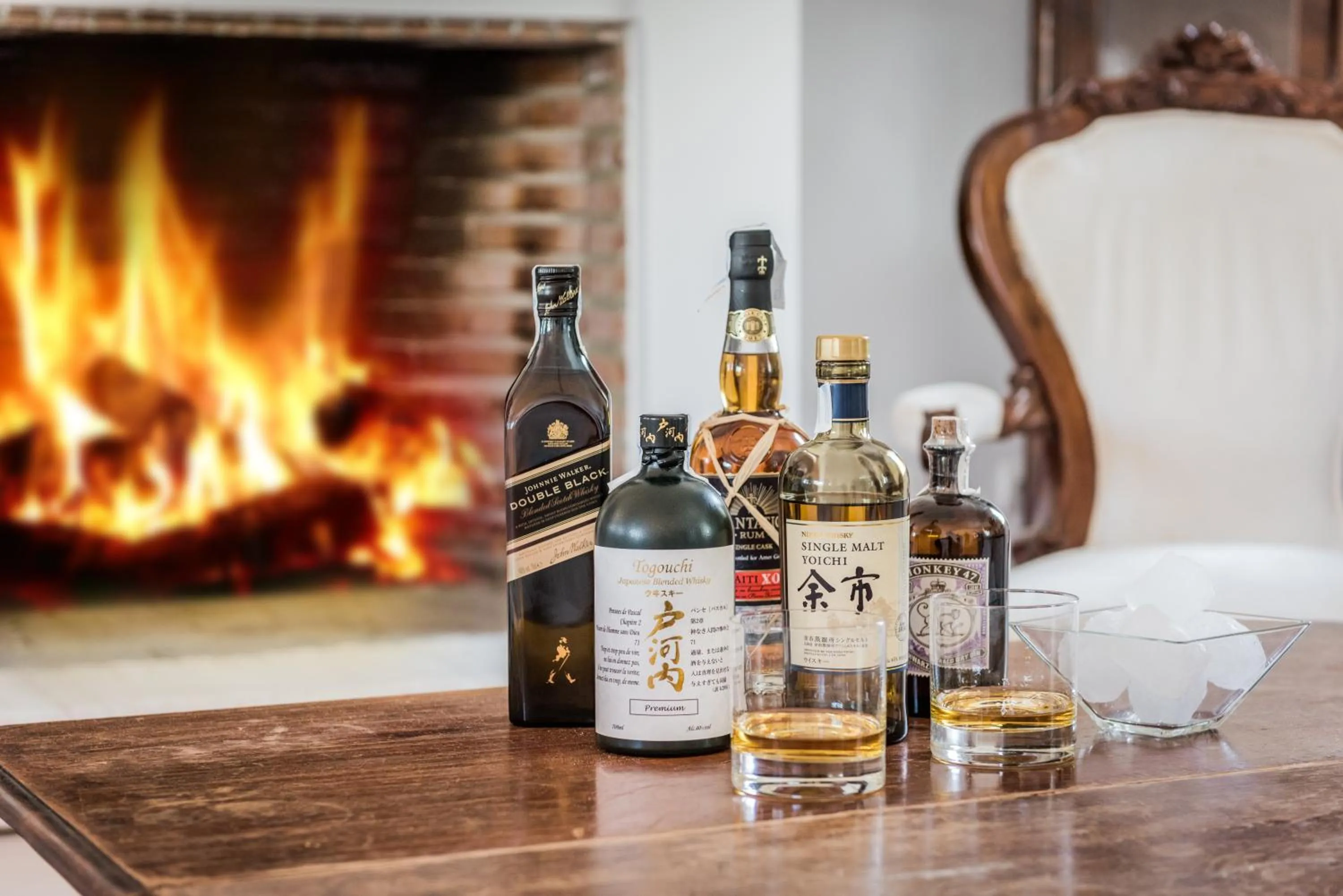 Alcoholic drinks in Molo Luxury Suites Puerto Banus