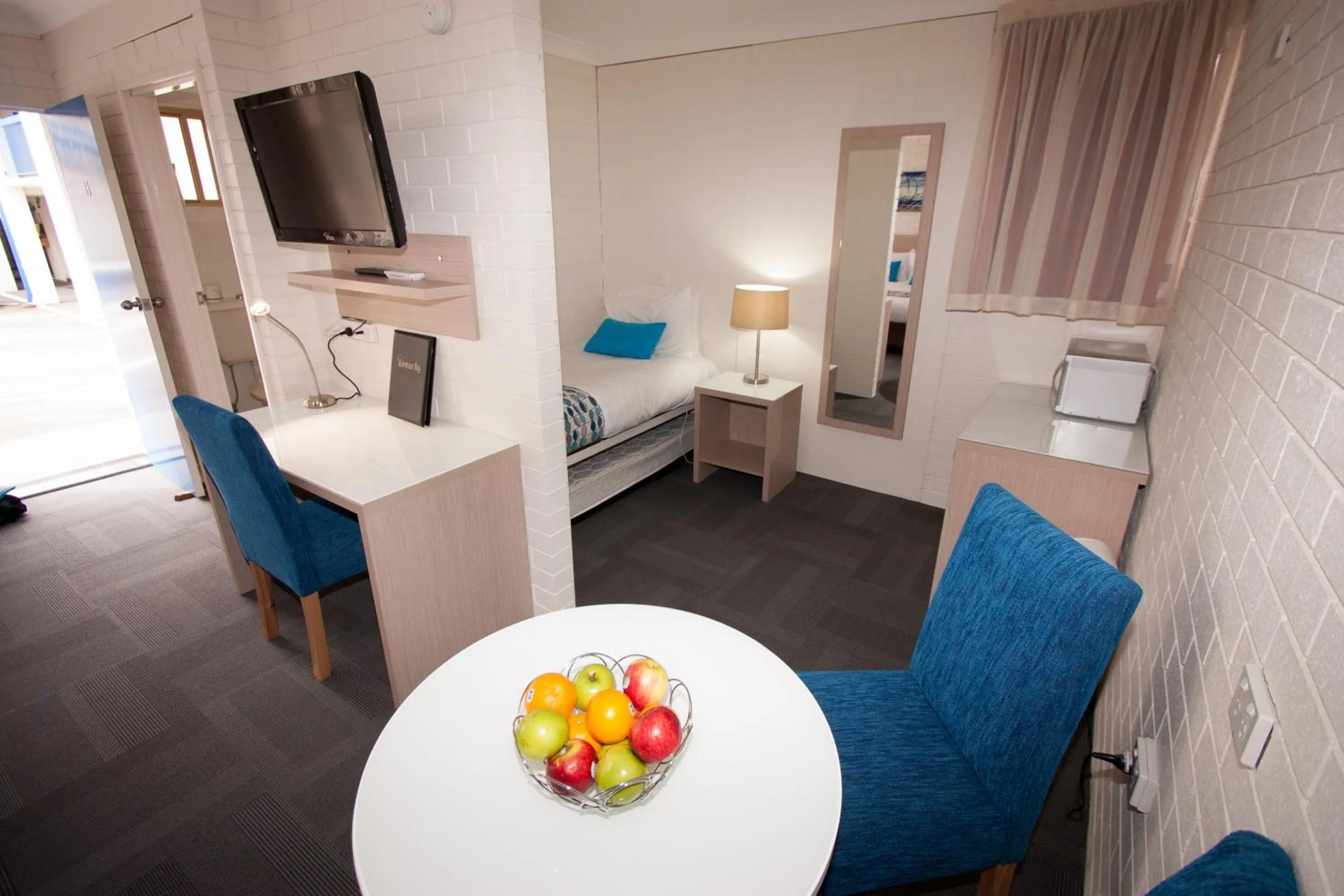 Photo of the whole room in Zorba Waterfront Motel