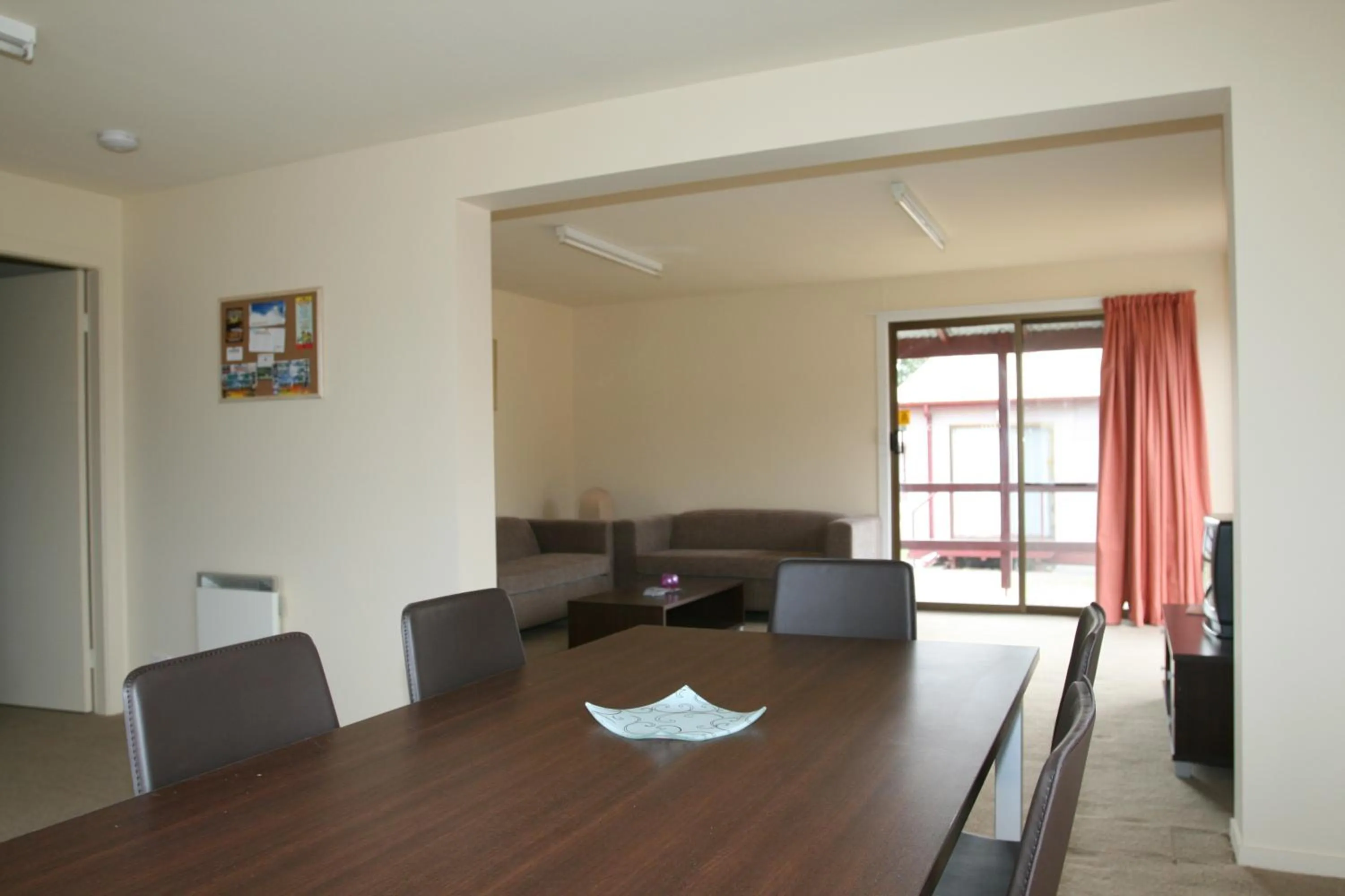 Photo of the whole room in The Station Hotel