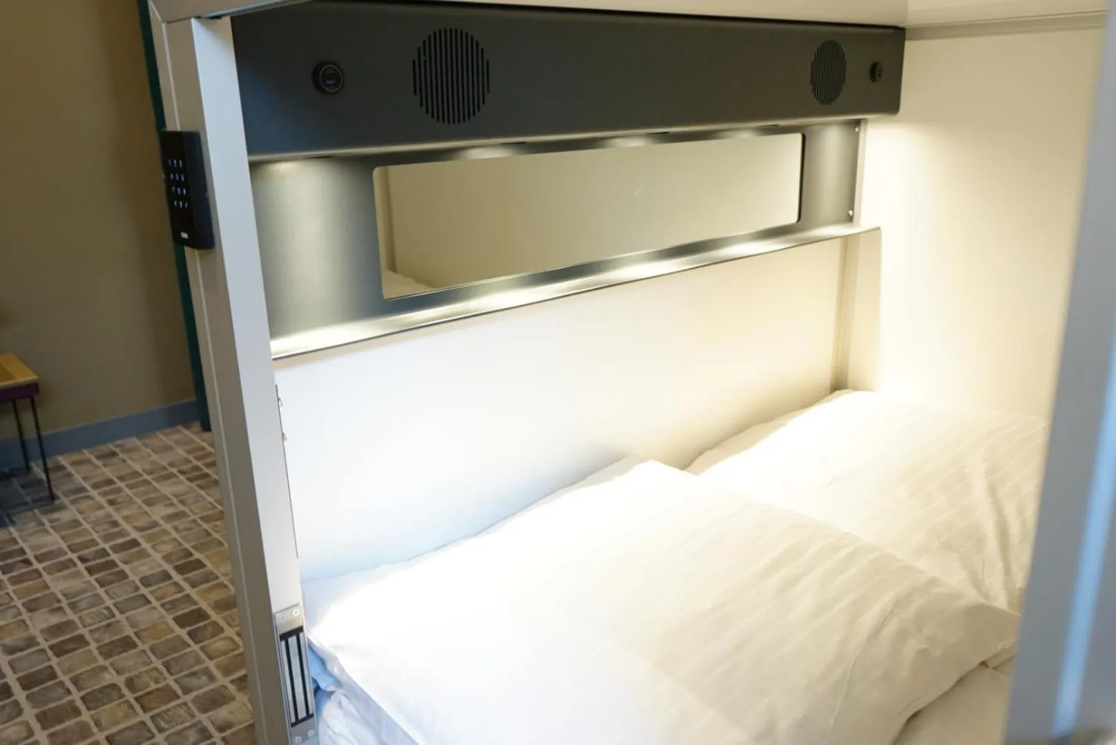 Bed in Five Elements Hostel and Capsules Frankfurt