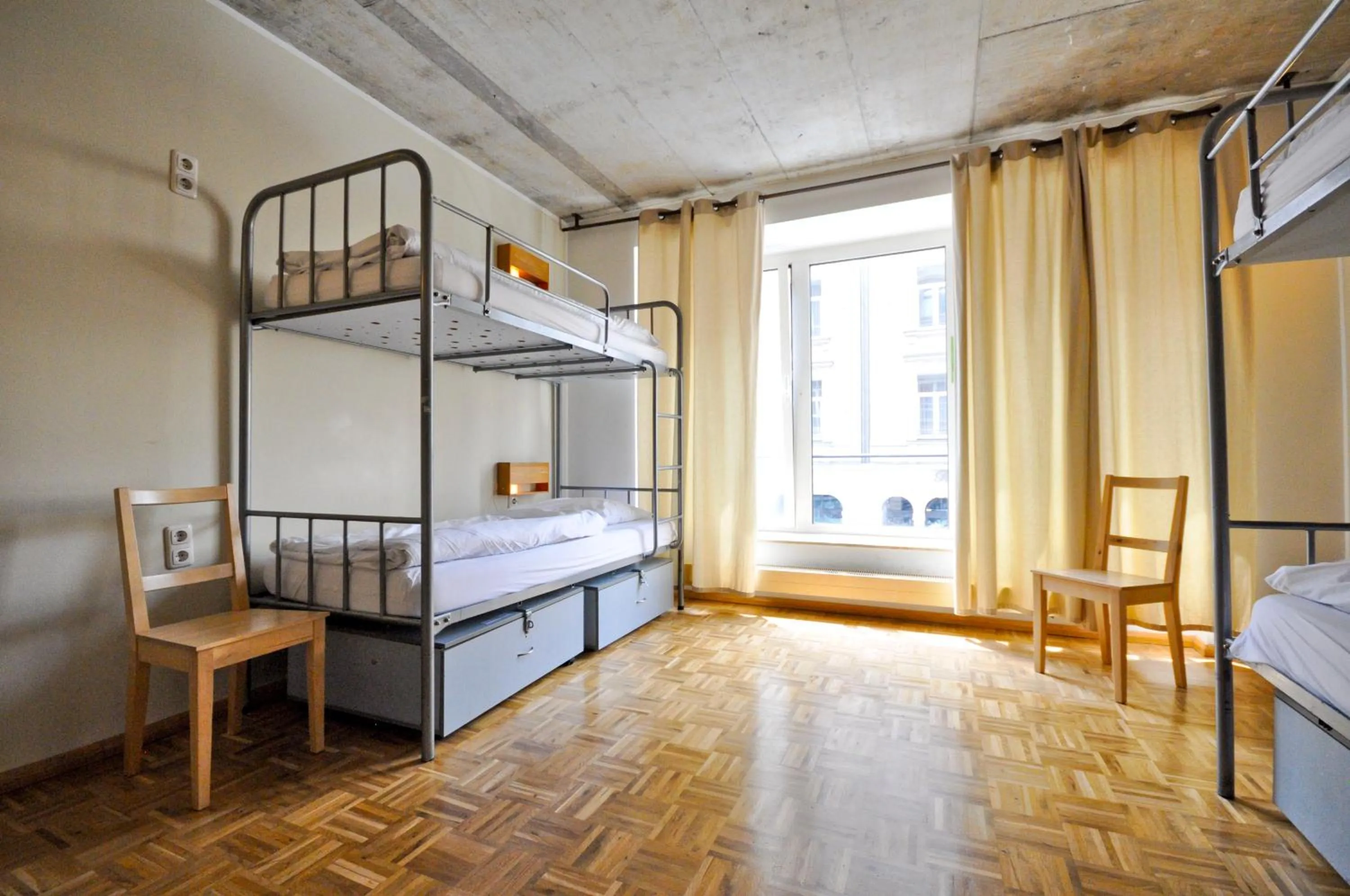 Bed in Five Elements Hostel and Capsules Frankfurt