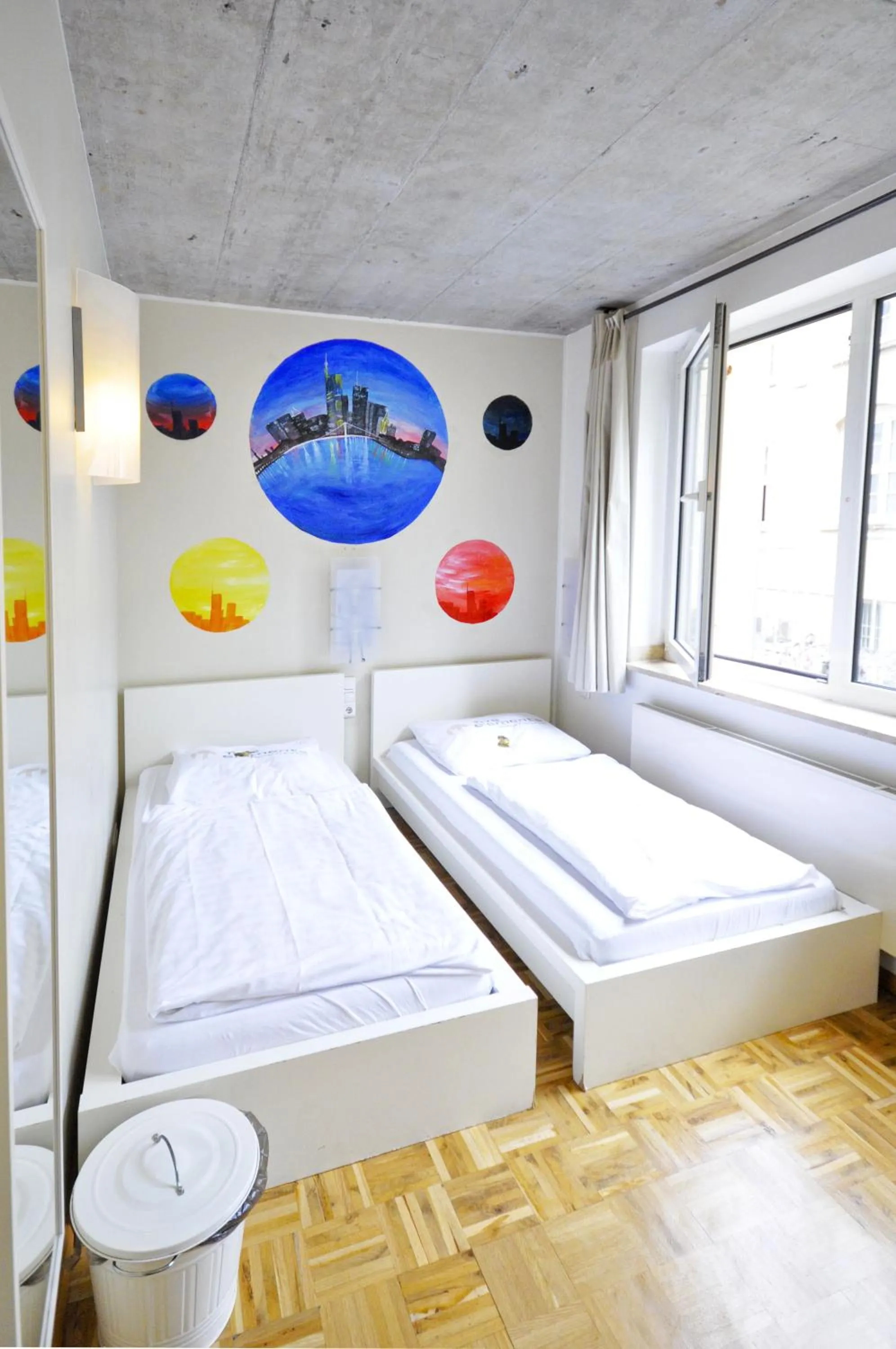 Bed in Five Elements Hostel and Capsules Frankfurt