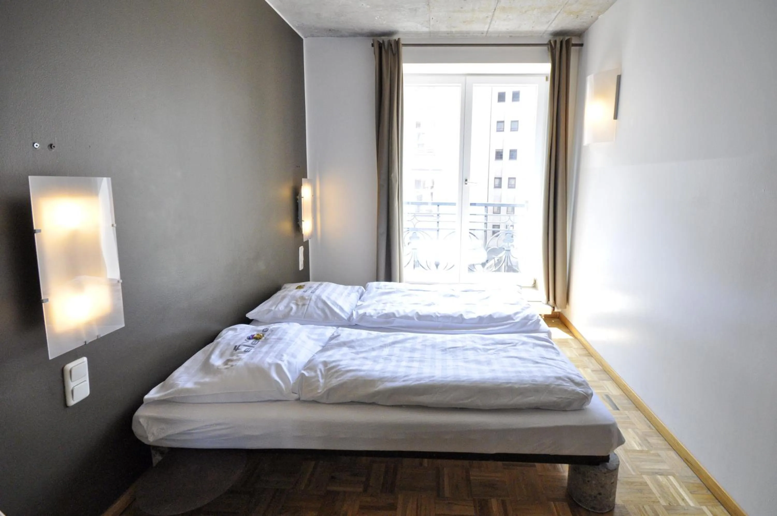 Bed in Five Elements Hostel and Capsules Frankfurt