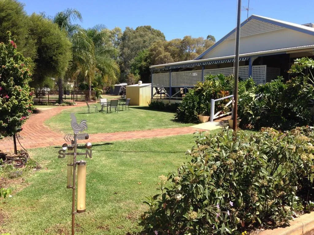 Property building in Tambo Mill Motel & Caravan Park
