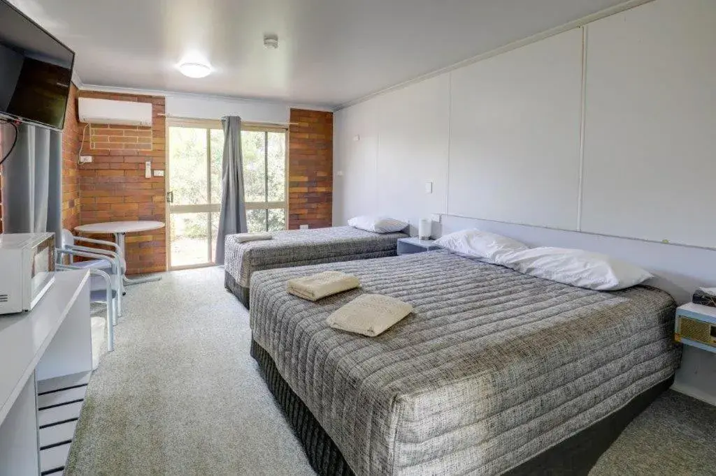 Double or Twin Room - single occupancy in Tambo Mill Motel & Caravan Park Double or Twin Room - single occupancy in Tambo Mill Motel & Caravan Park