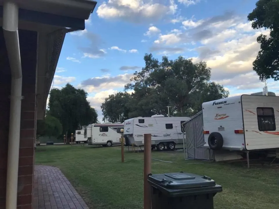 Tambo Mill Motel & Caravan Park