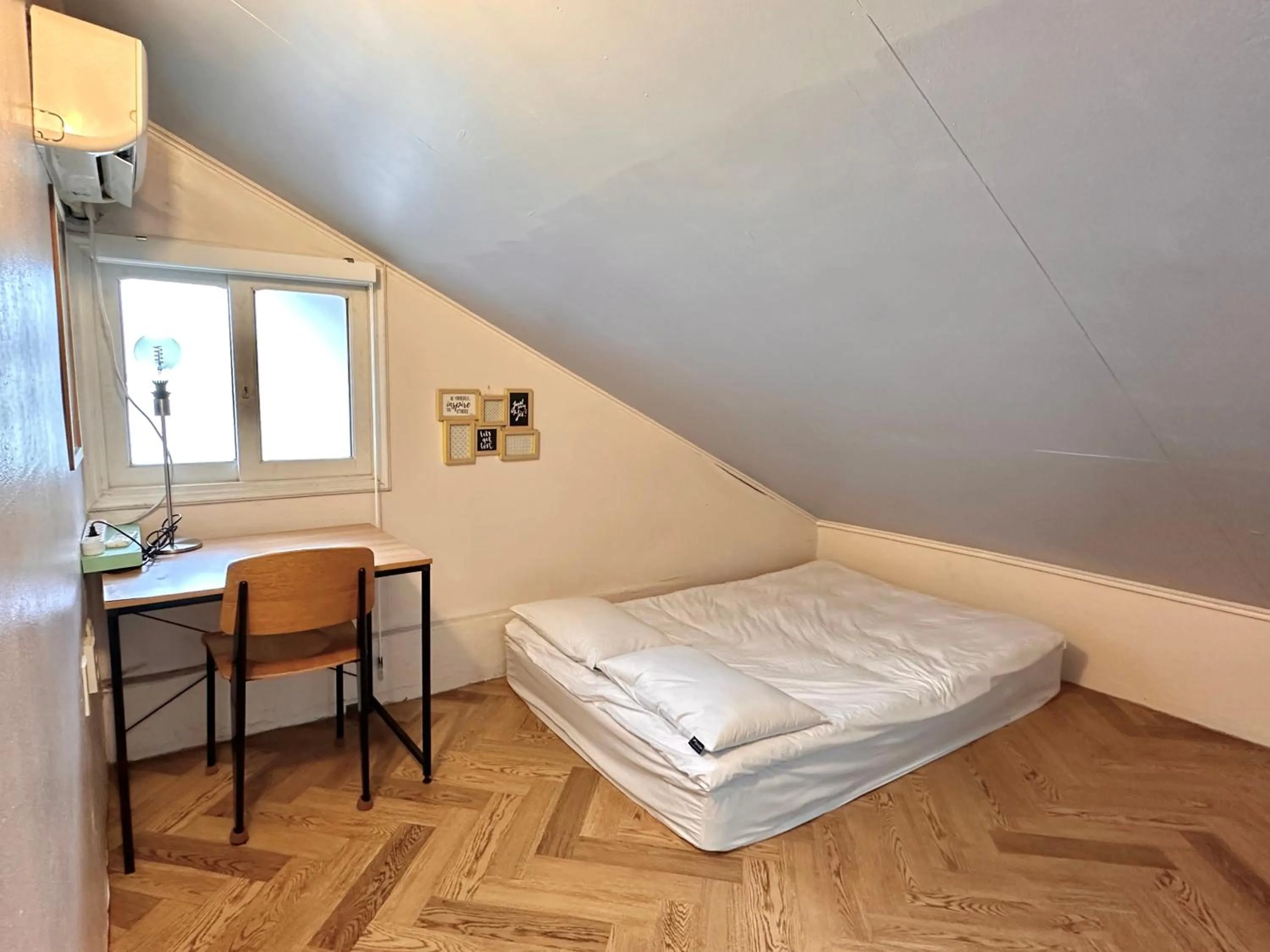 Bed in SISnBRO Guesthouse