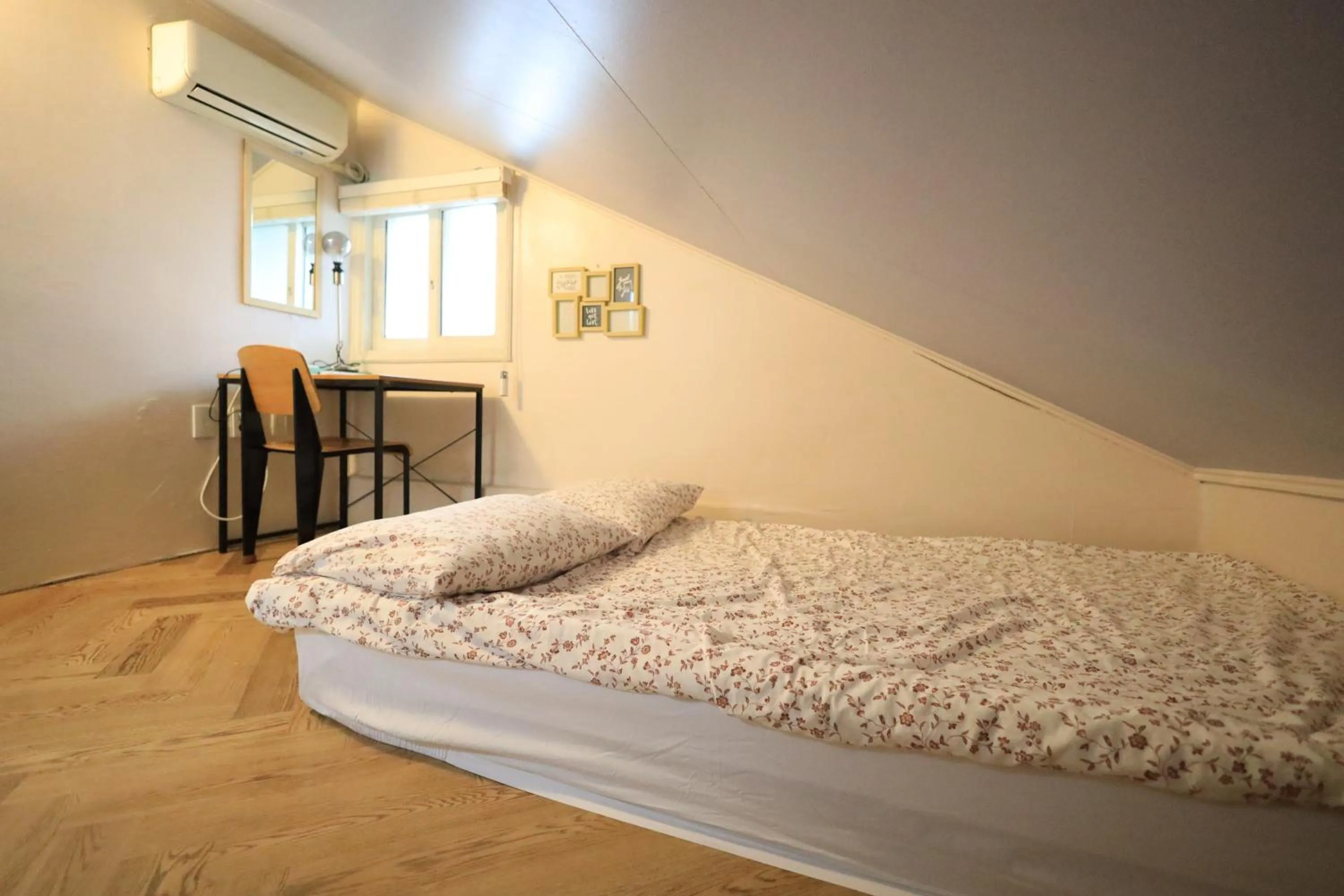 Bed in SISnBRO Guesthouse