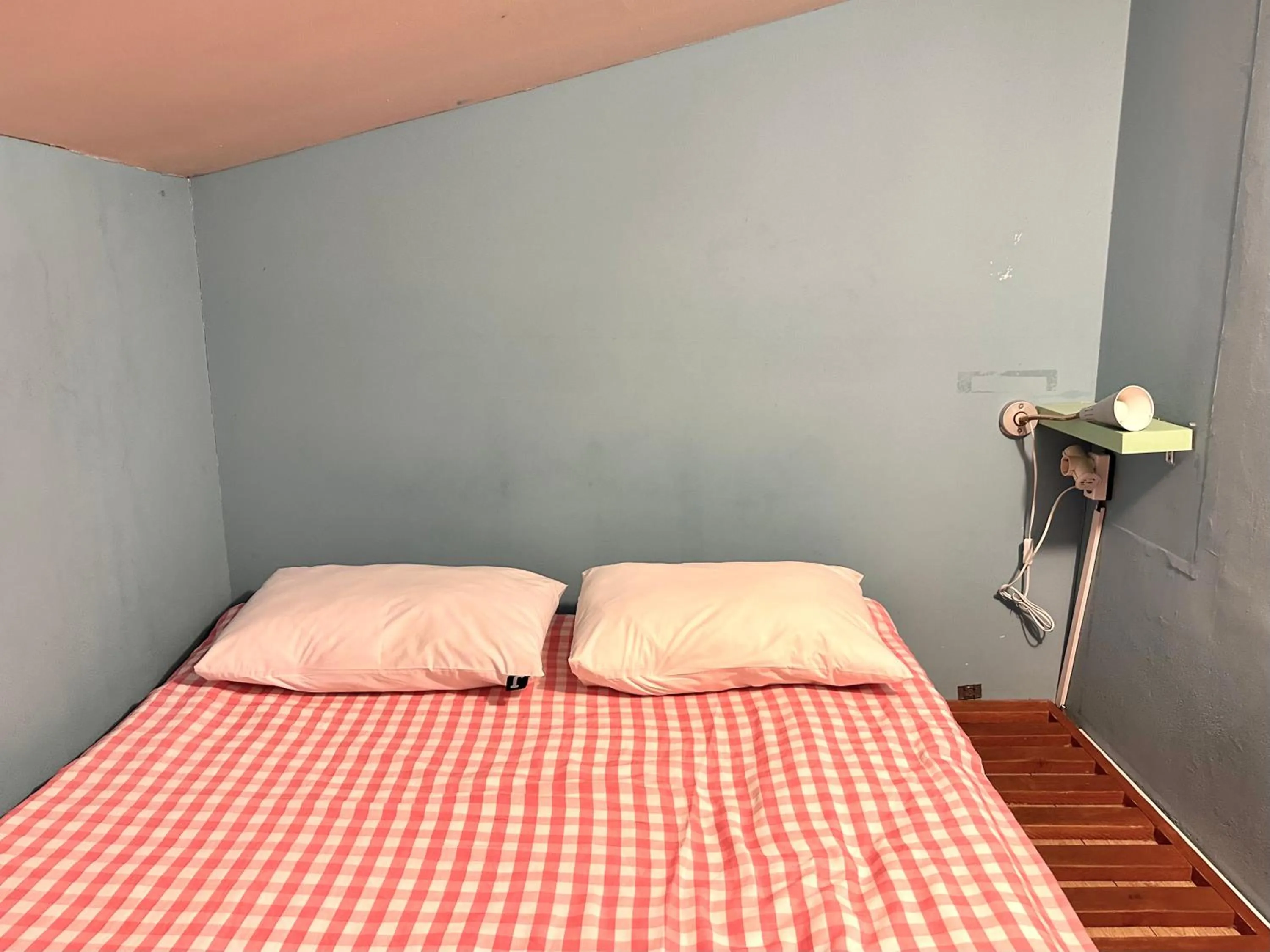 Bed in SISnBRO Guesthouse