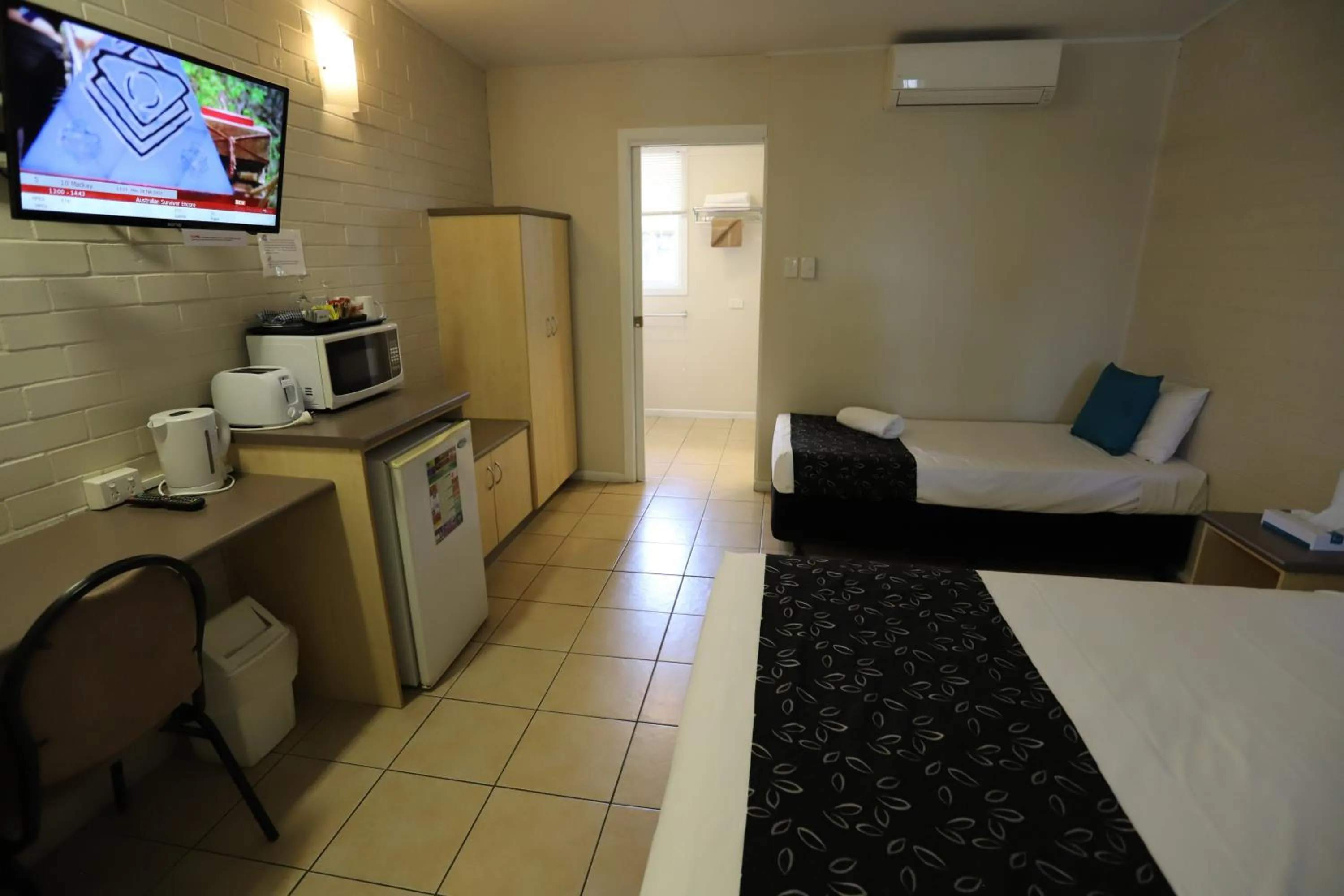 TV and multimedia in Tropic Coast Motel